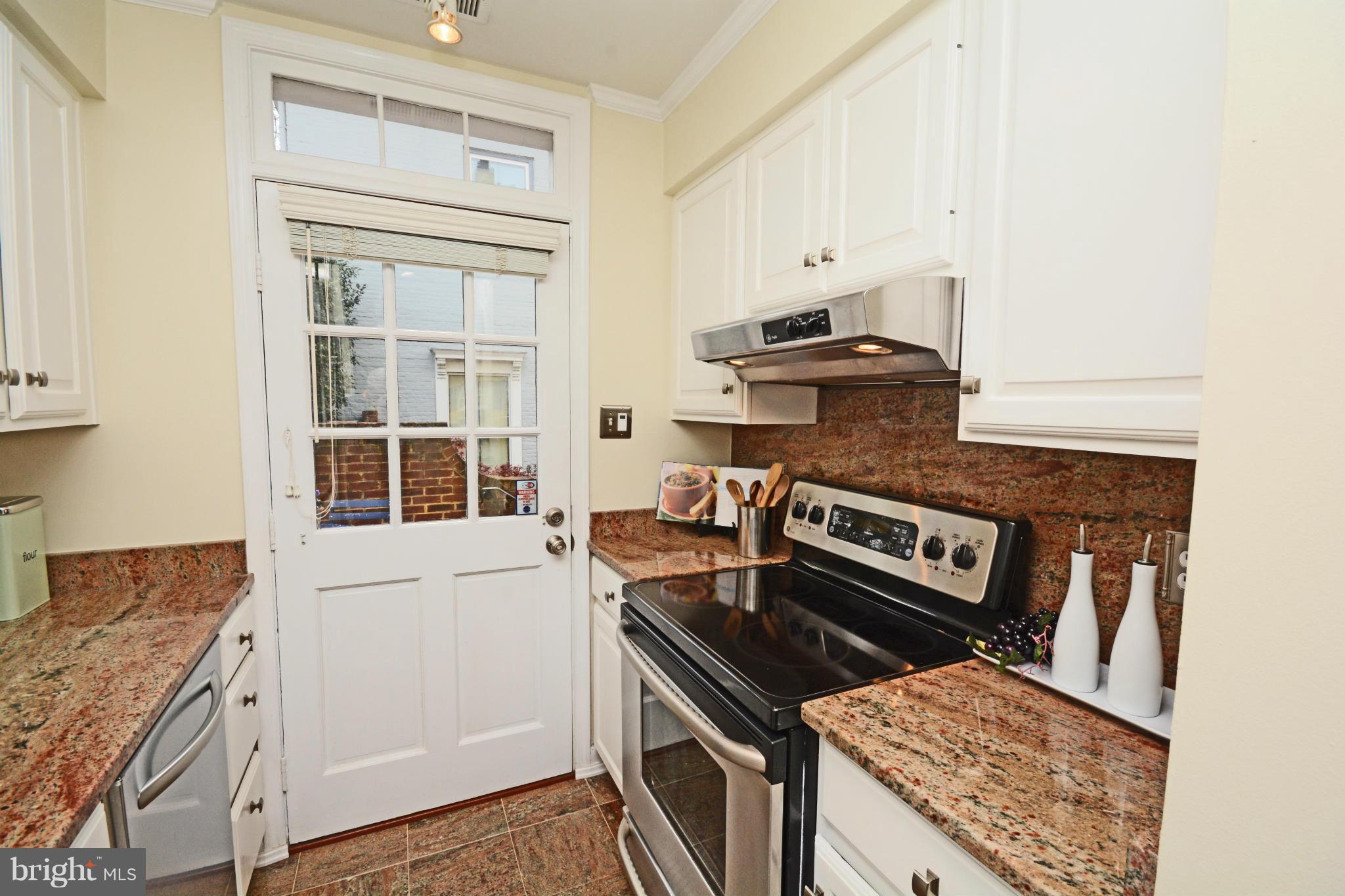 WOLFE ALLEY - Residential