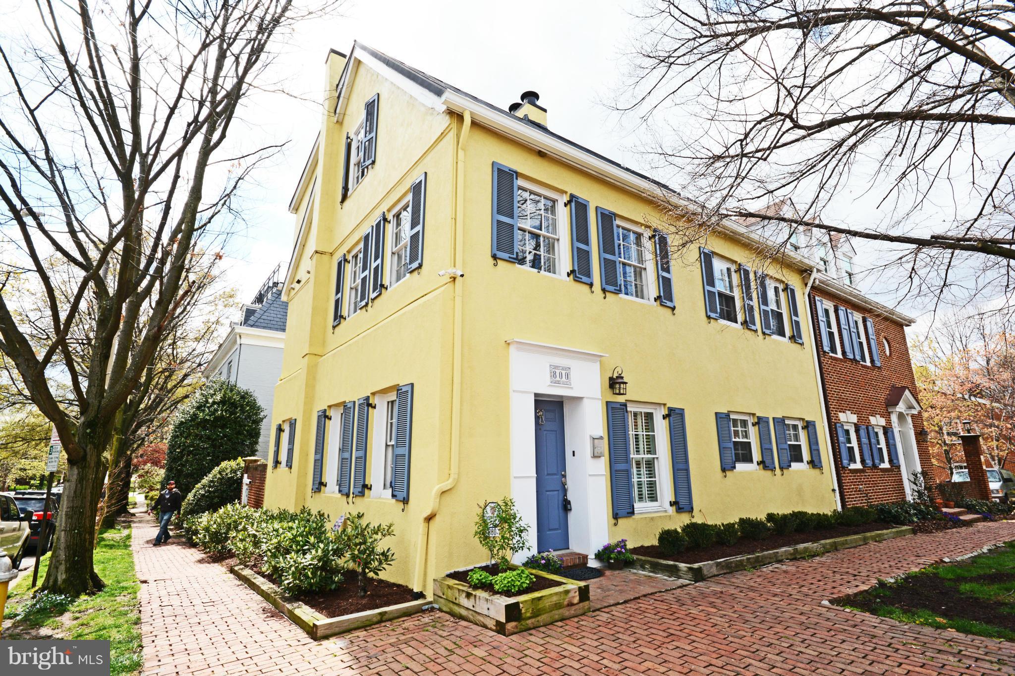 WOLFE ALLEY - Residential