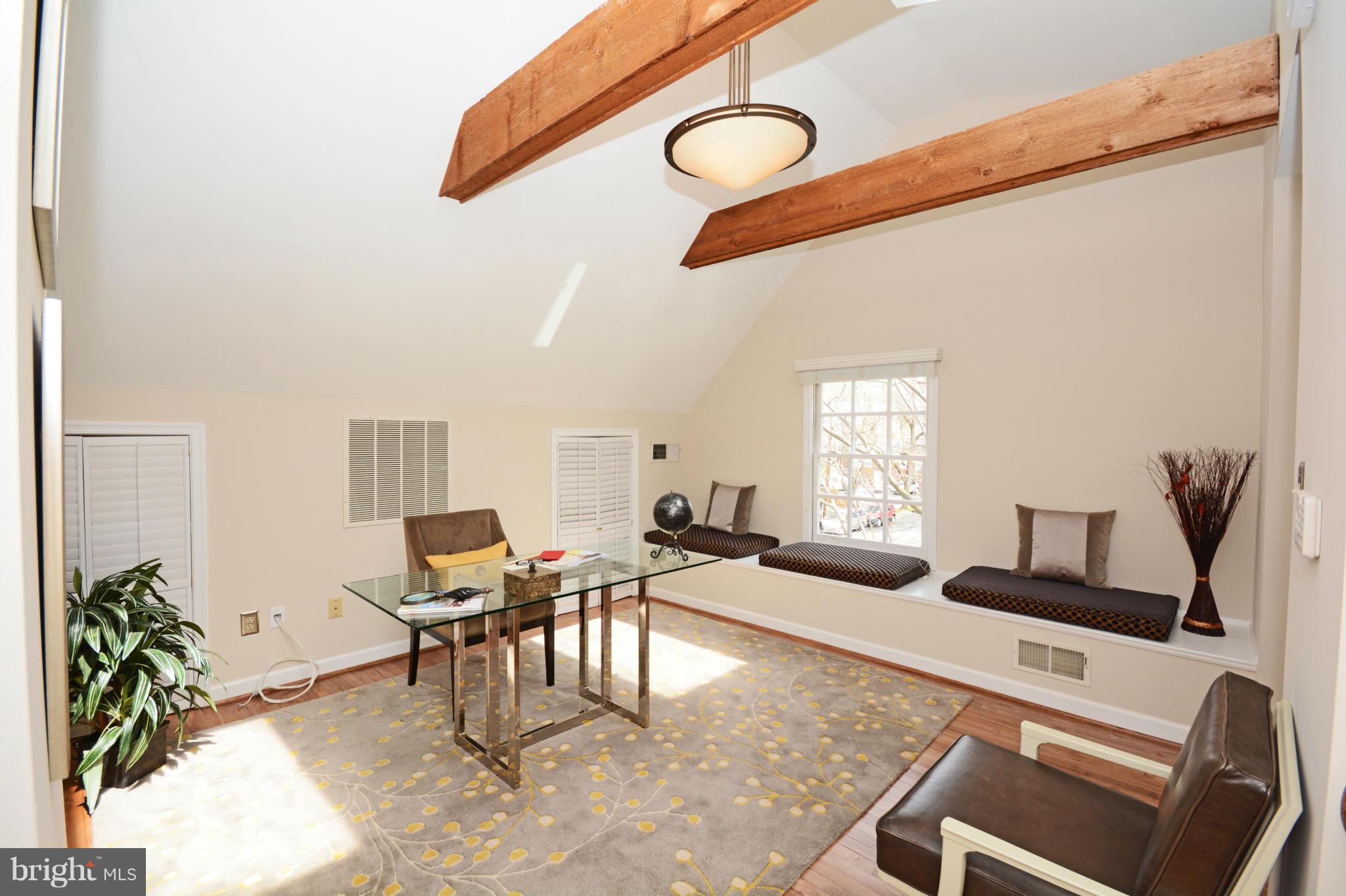 WOLFE ALLEY - Residential