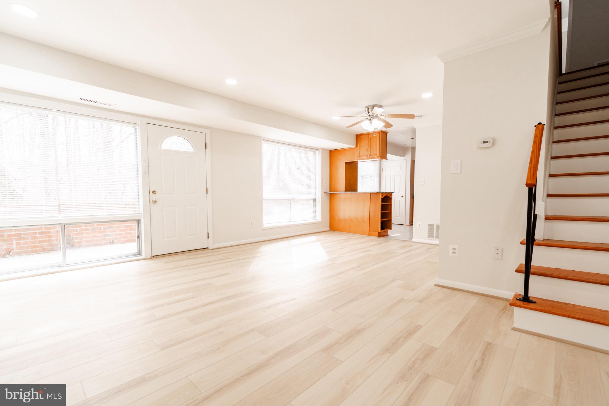 MOSBY WOODS TOWNHOUSE - Residential