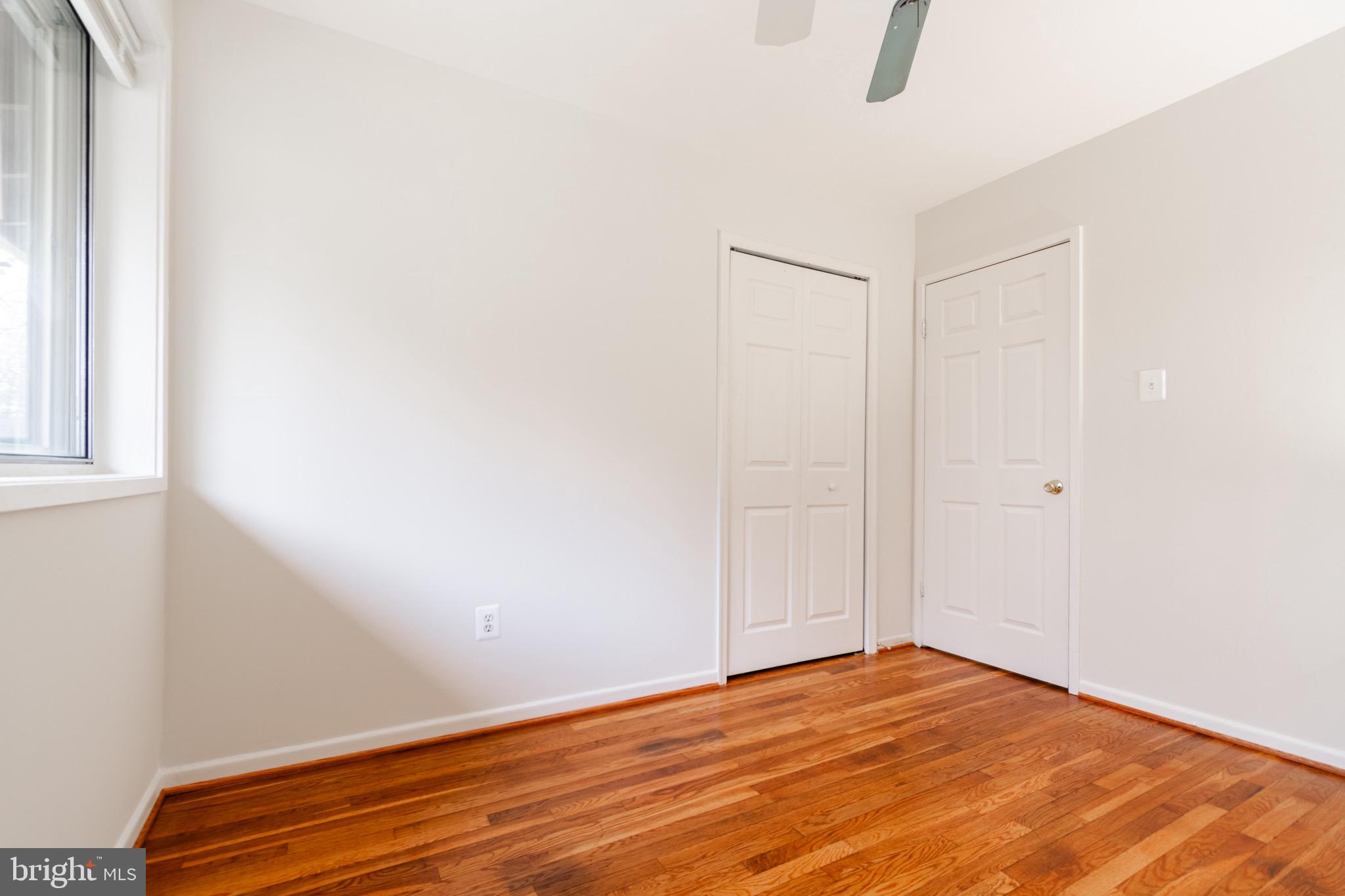 MOSBY WOODS TOWNHOUSE - Residential