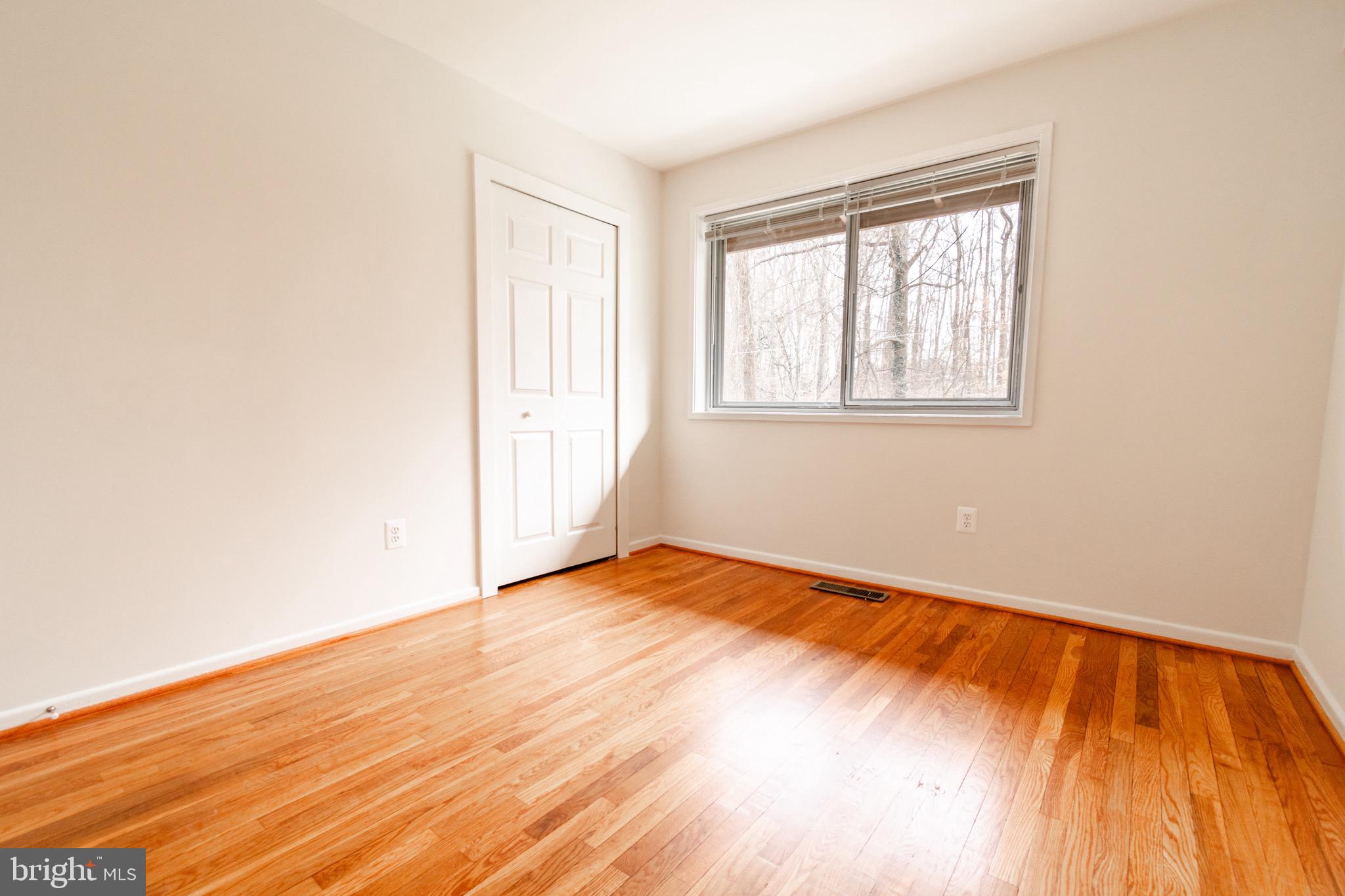 MOSBY WOODS TOWNHOUSE - Residential