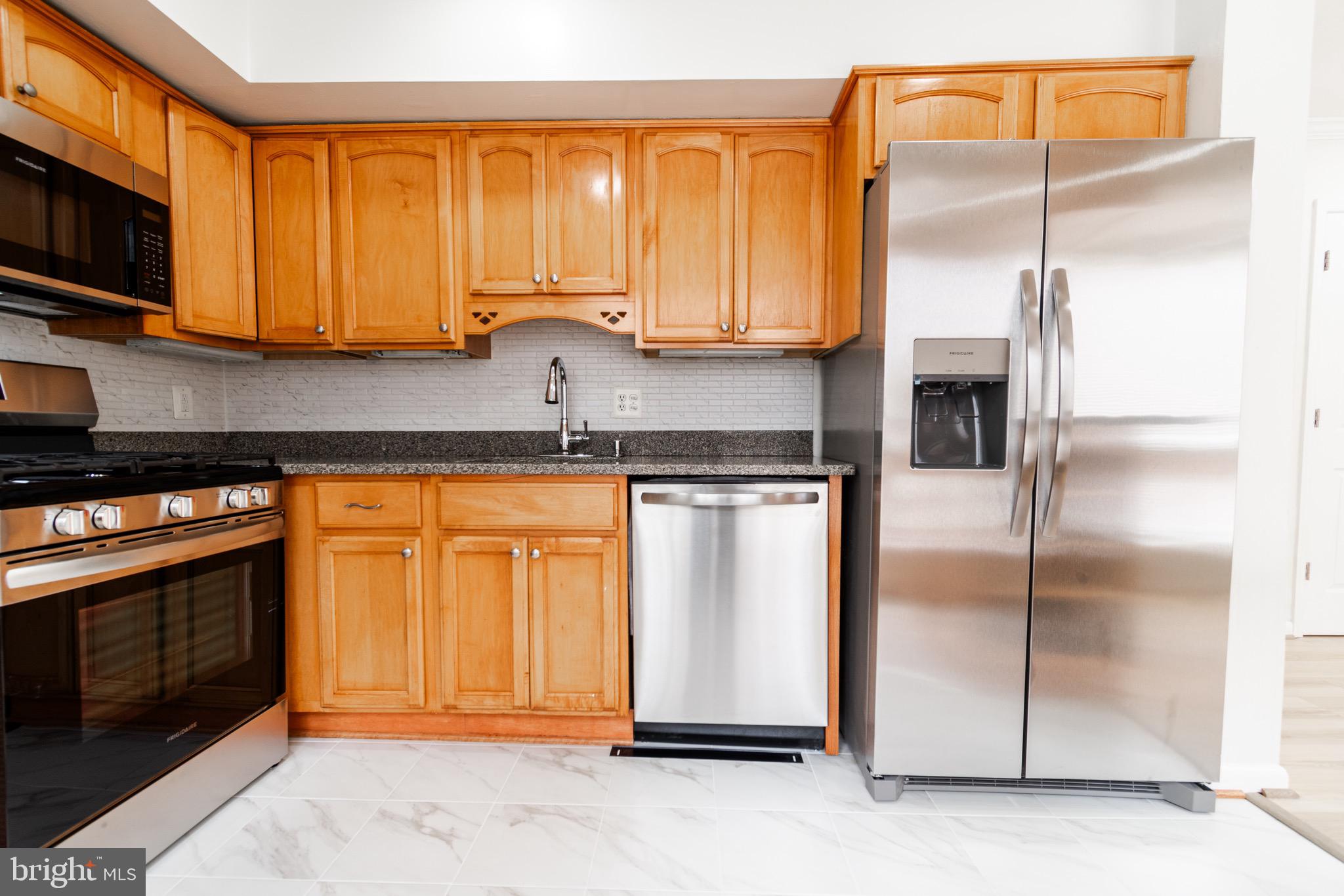 MOSBY WOODS TOWNHOUSE - Residential