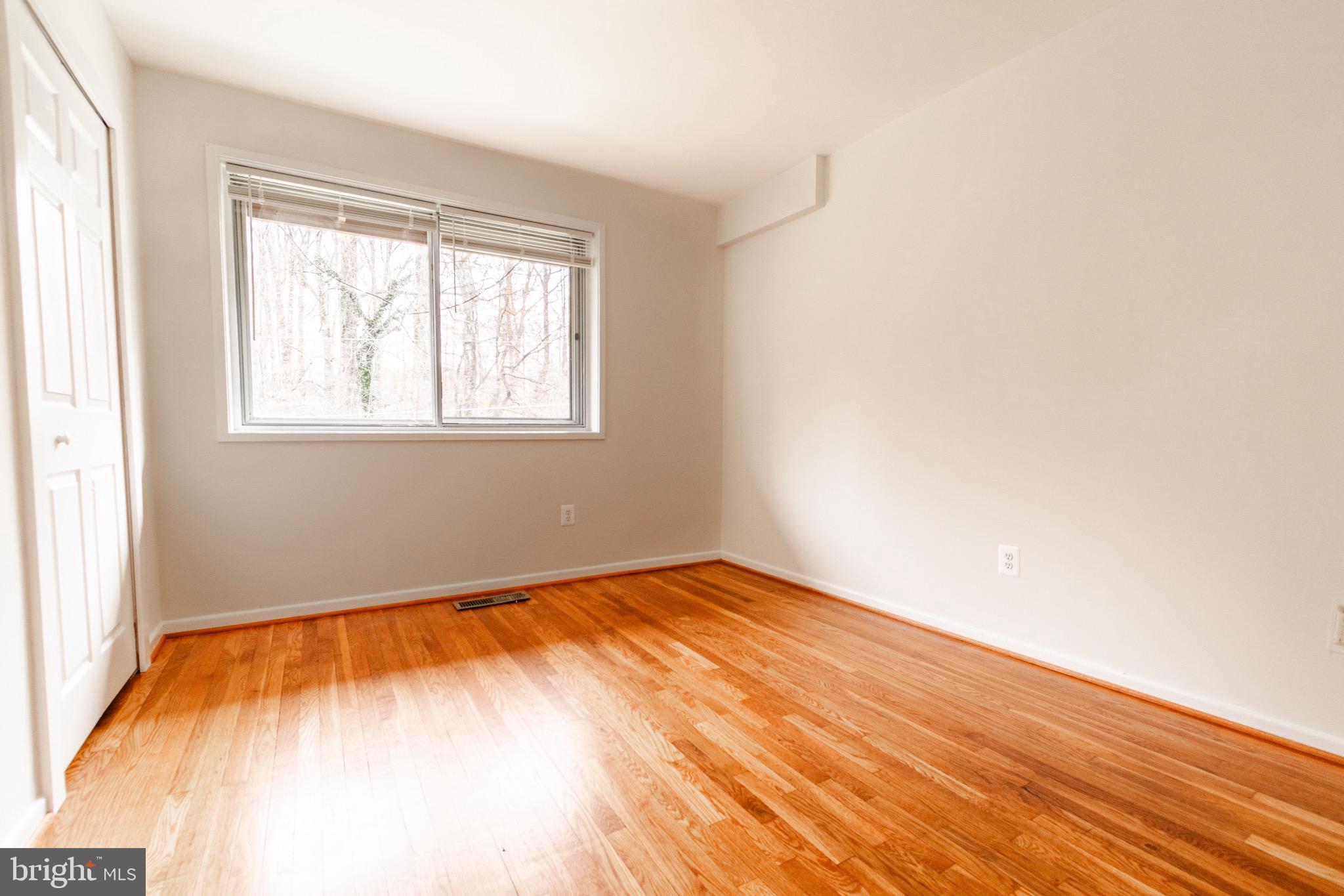 MOSBY WOODS TOWNHOUSE - Residential