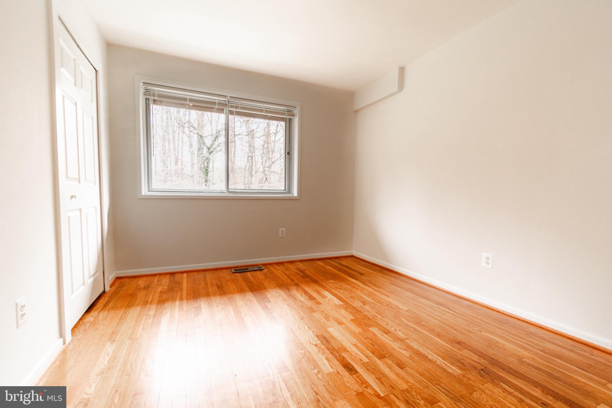 MOSBY WOODS TOWNHOUSE - Residential