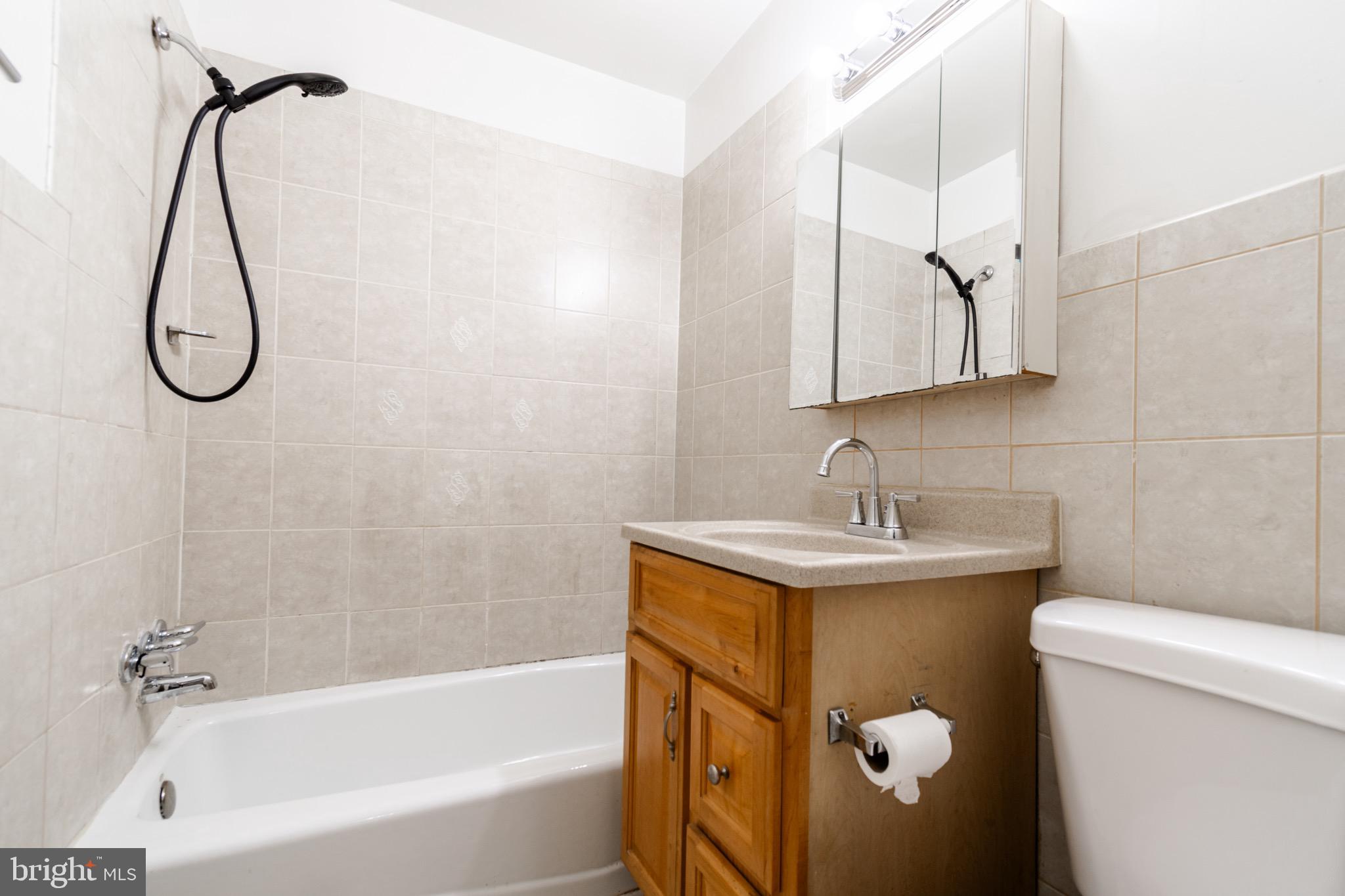 MOSBY WOODS TOWNHOUSE - Residential