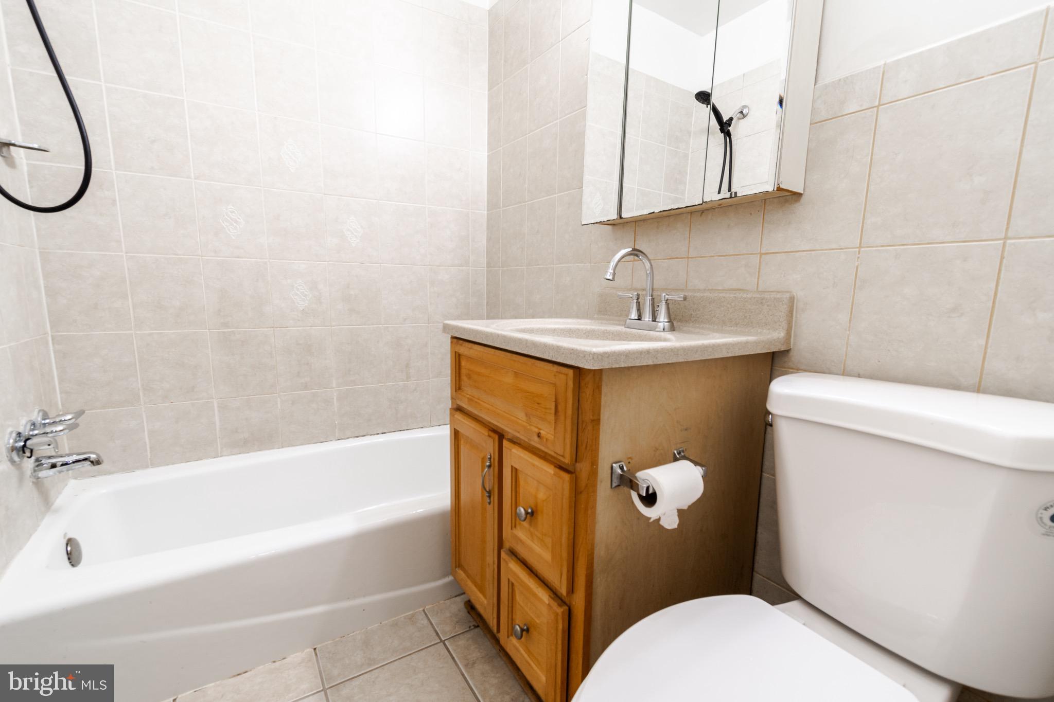 MOSBY WOODS TOWNHOUSE - Residential