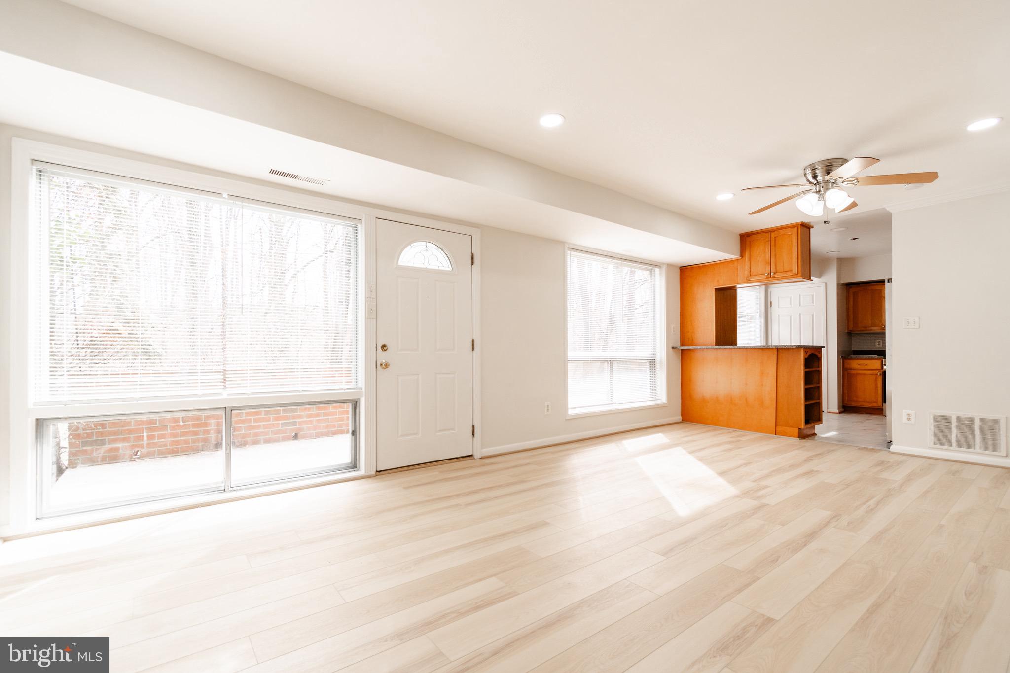 MOSBY WOODS TOWNHOUSE - Residential