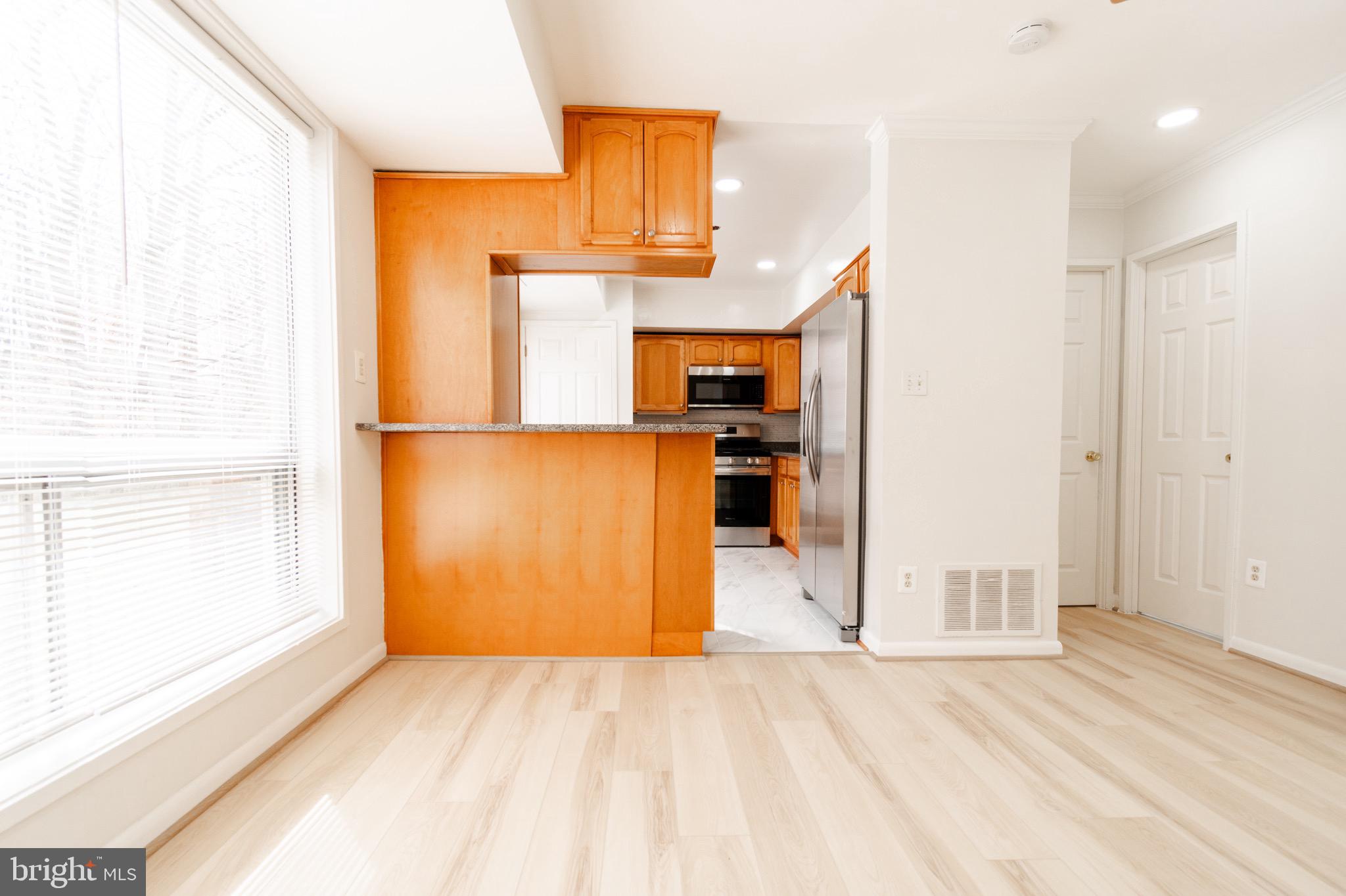 MOSBY WOODS TOWNHOUSE - Residential