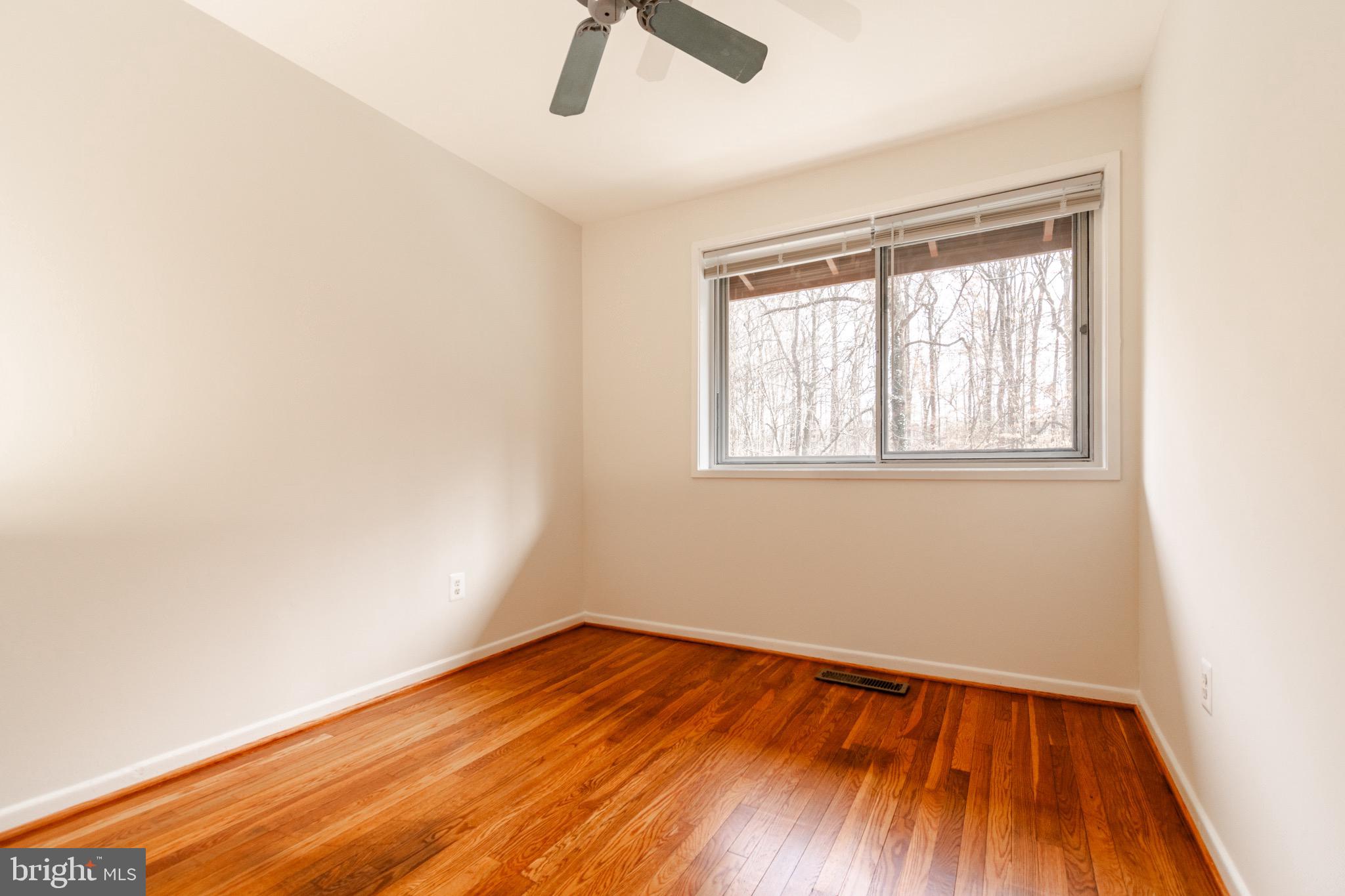 MOSBY WOODS TOWNHOUSE - Residential