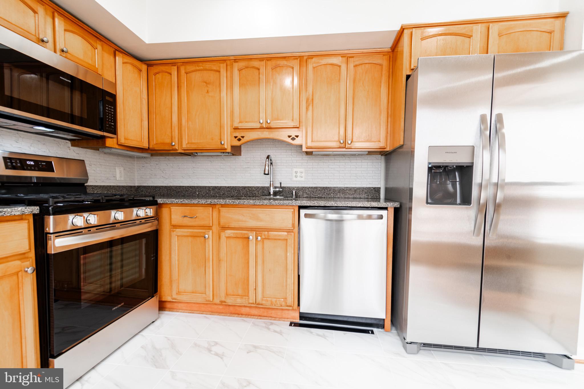 MOSBY WOODS TOWNHOUSE - Residential