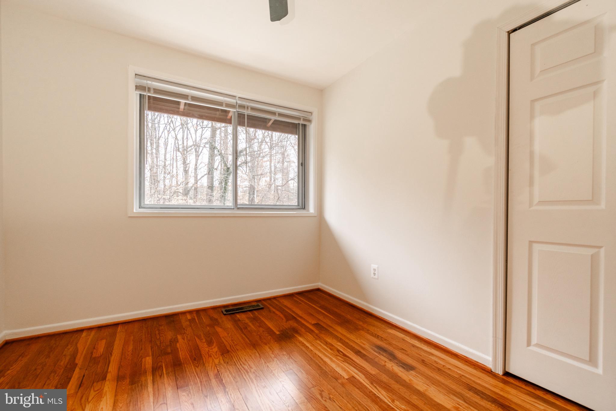 MOSBY WOODS TOWNHOUSE - Residential