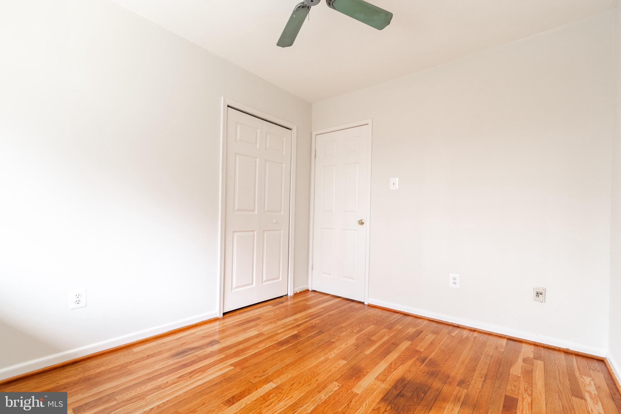 MOSBY WOODS TOWNHOUSE - Residential