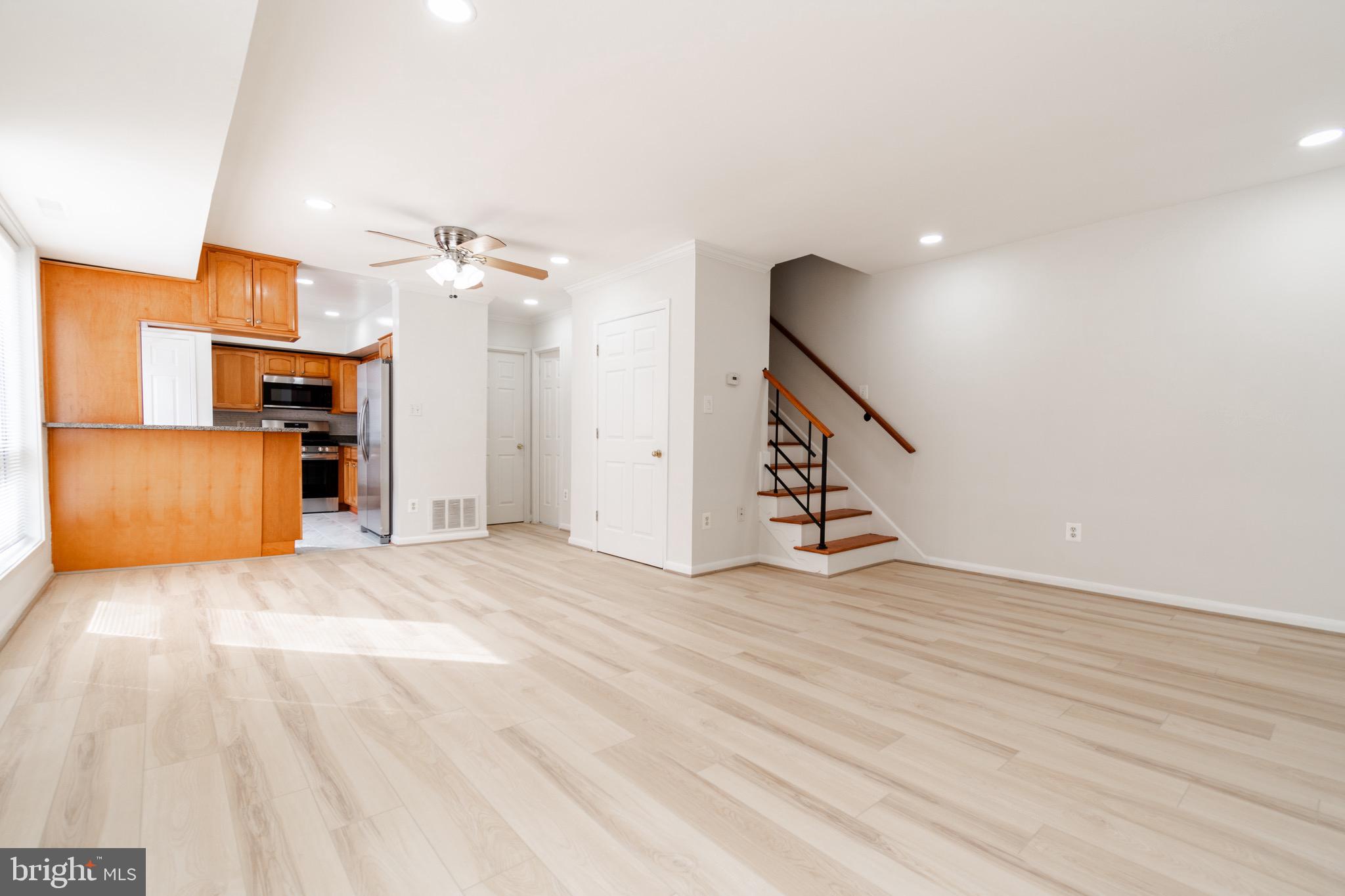 MOSBY WOODS TOWNHOUSE - Residential