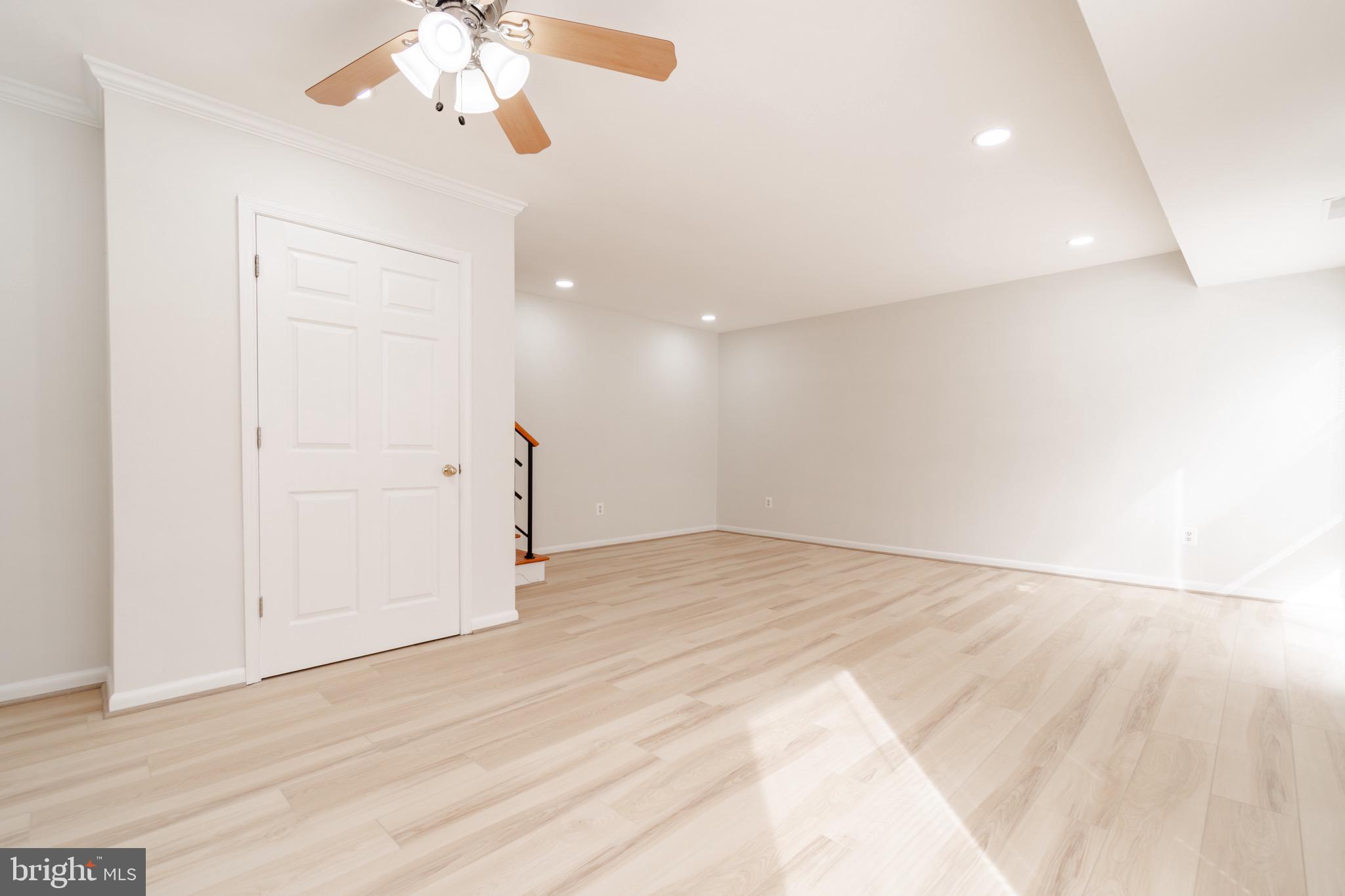 MOSBY WOODS TOWNHOUSE - Residential