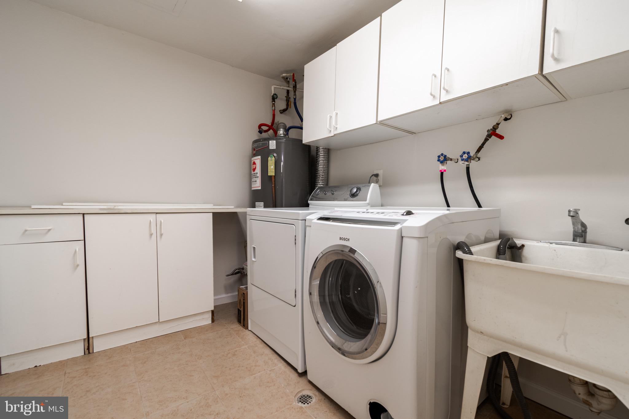 MOSBY WOODS TOWNHOUSE - Residential