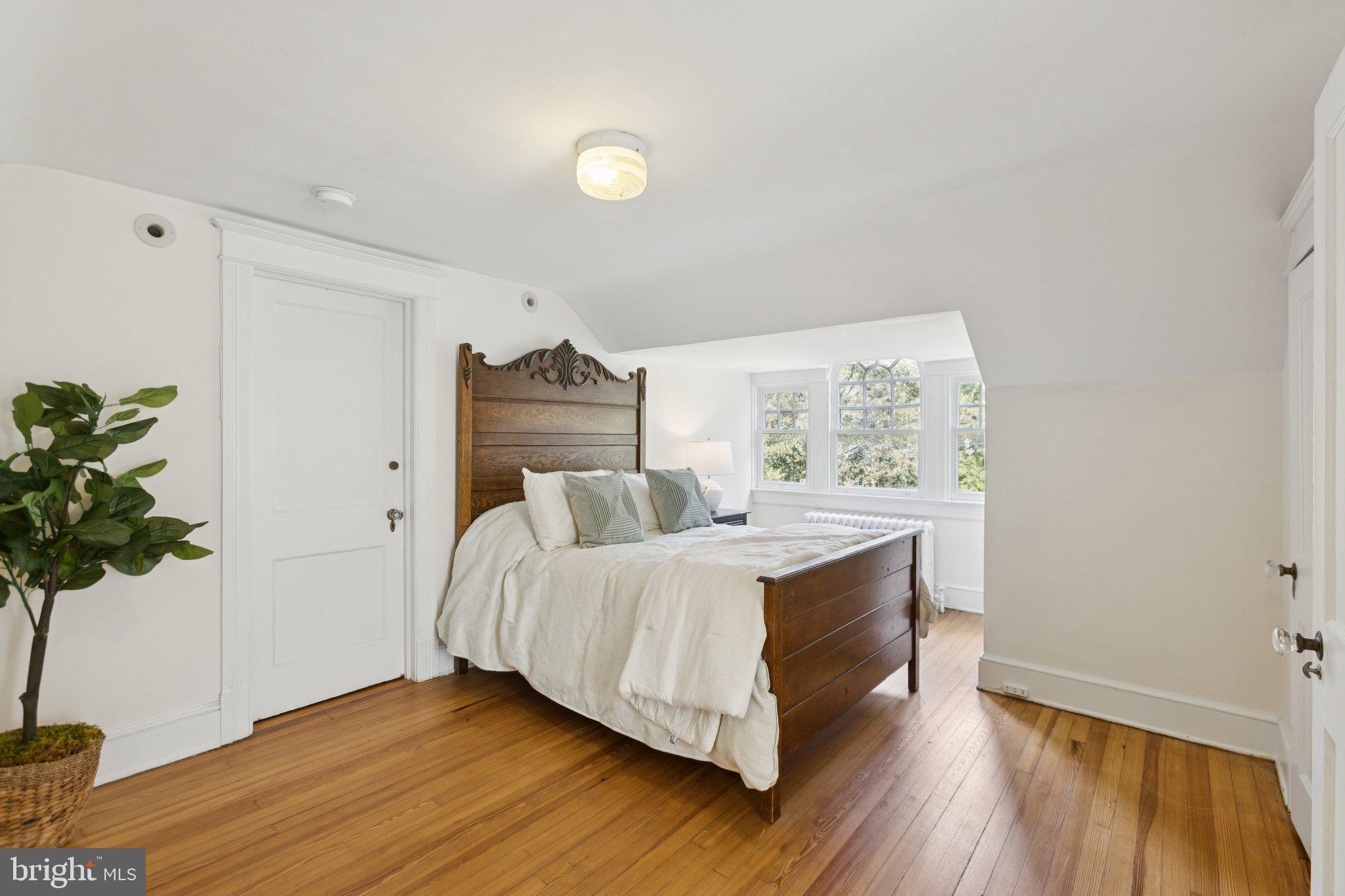 CHEVY CHASE VILLAGE - Residential