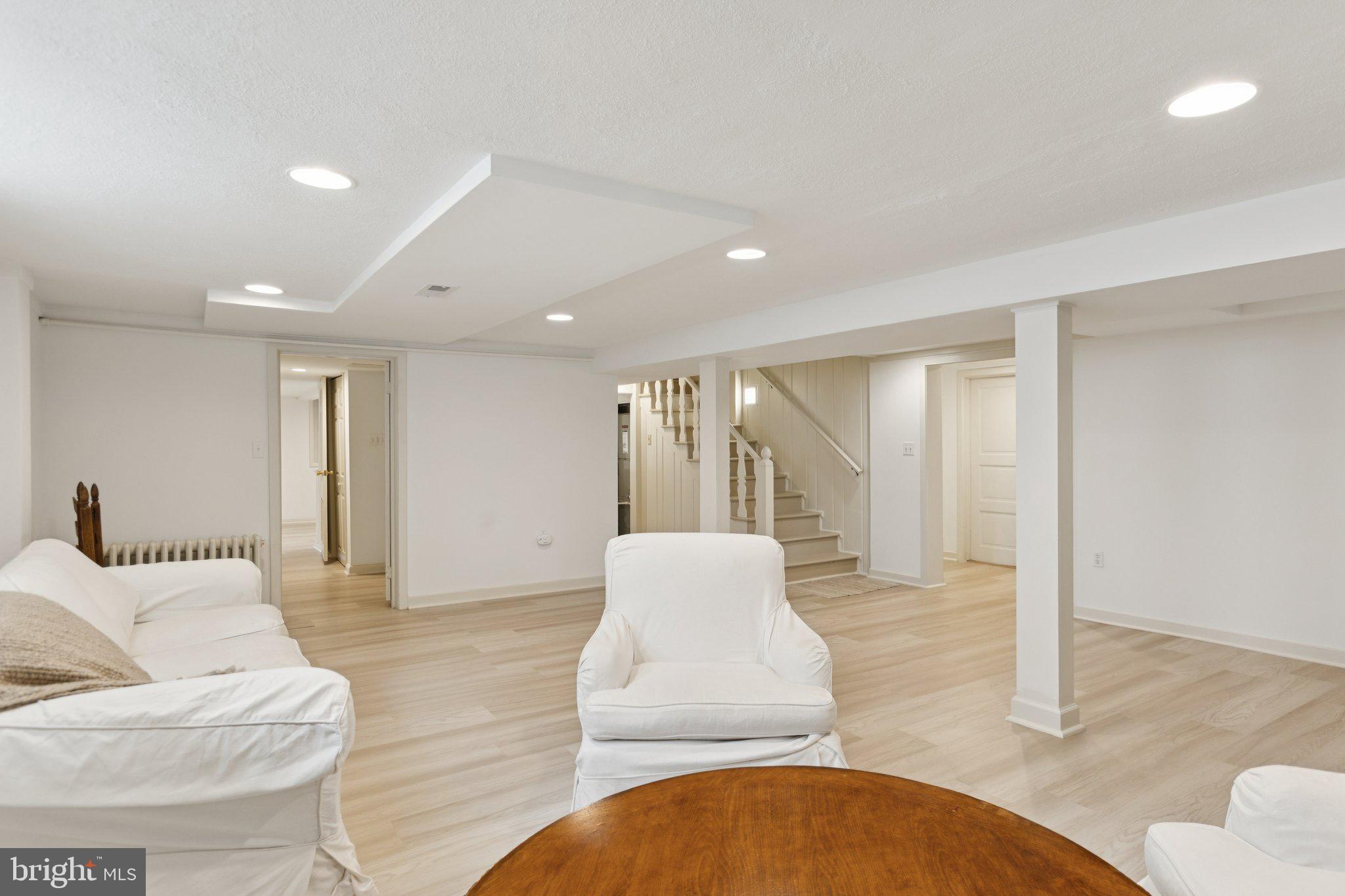 CHEVY CHASE VILLAGE - Residential