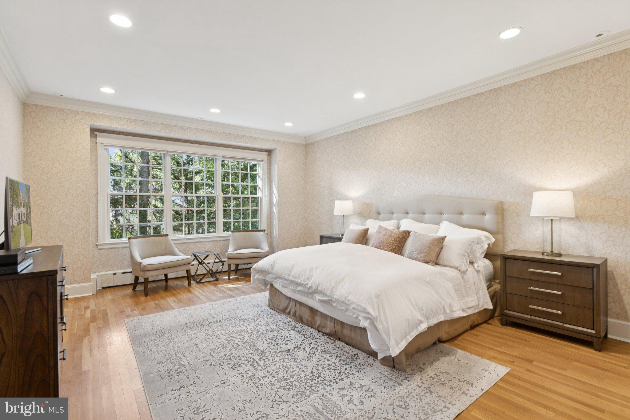 CHEVY CHASE VILLAGE - Residential