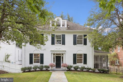 Photo of 44 Grafton Street, CHEVY CHASE, MD 20815 (MLS # MDMC2198868)