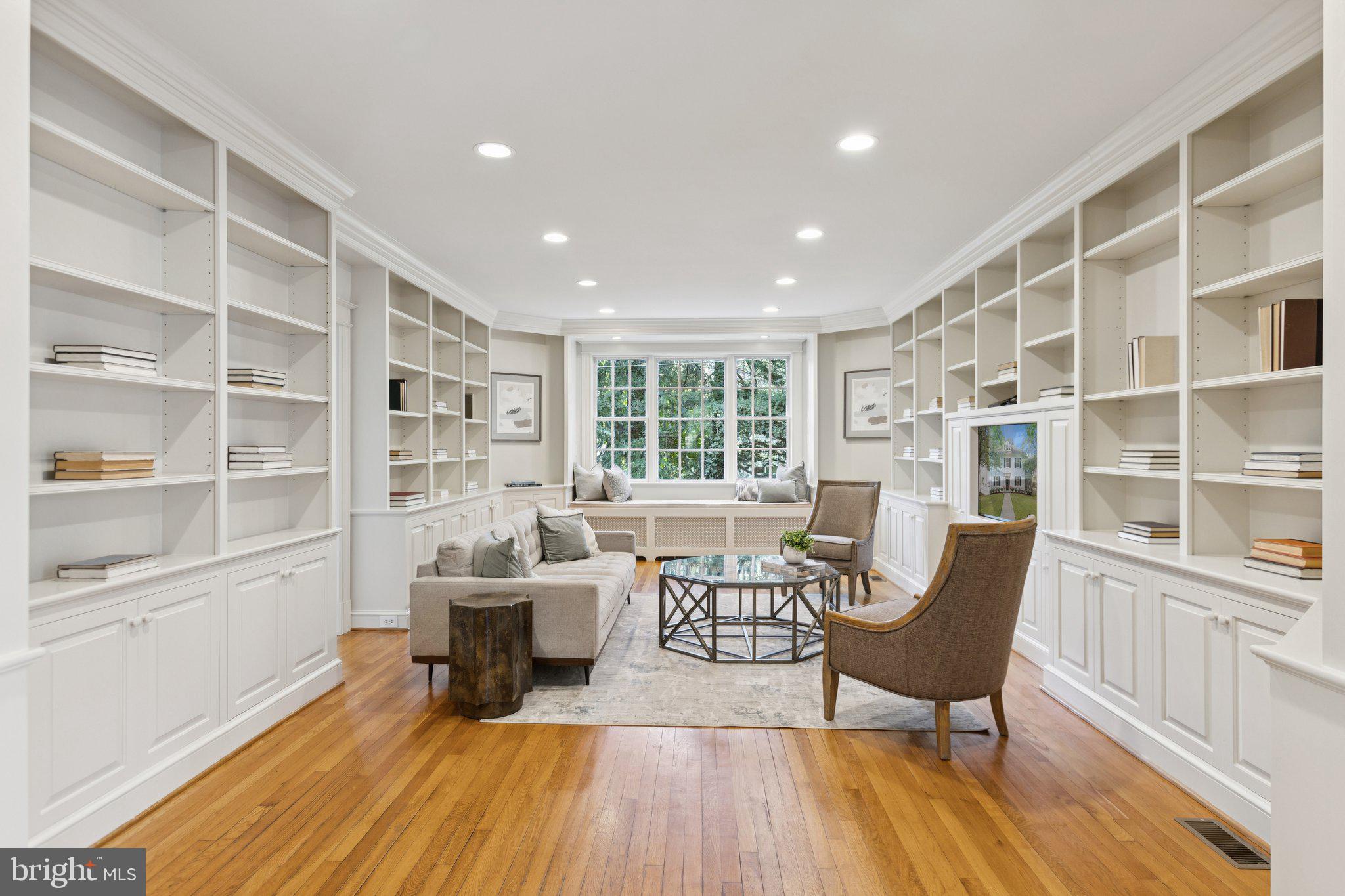 CHEVY CHASE VILLAGE - Residential