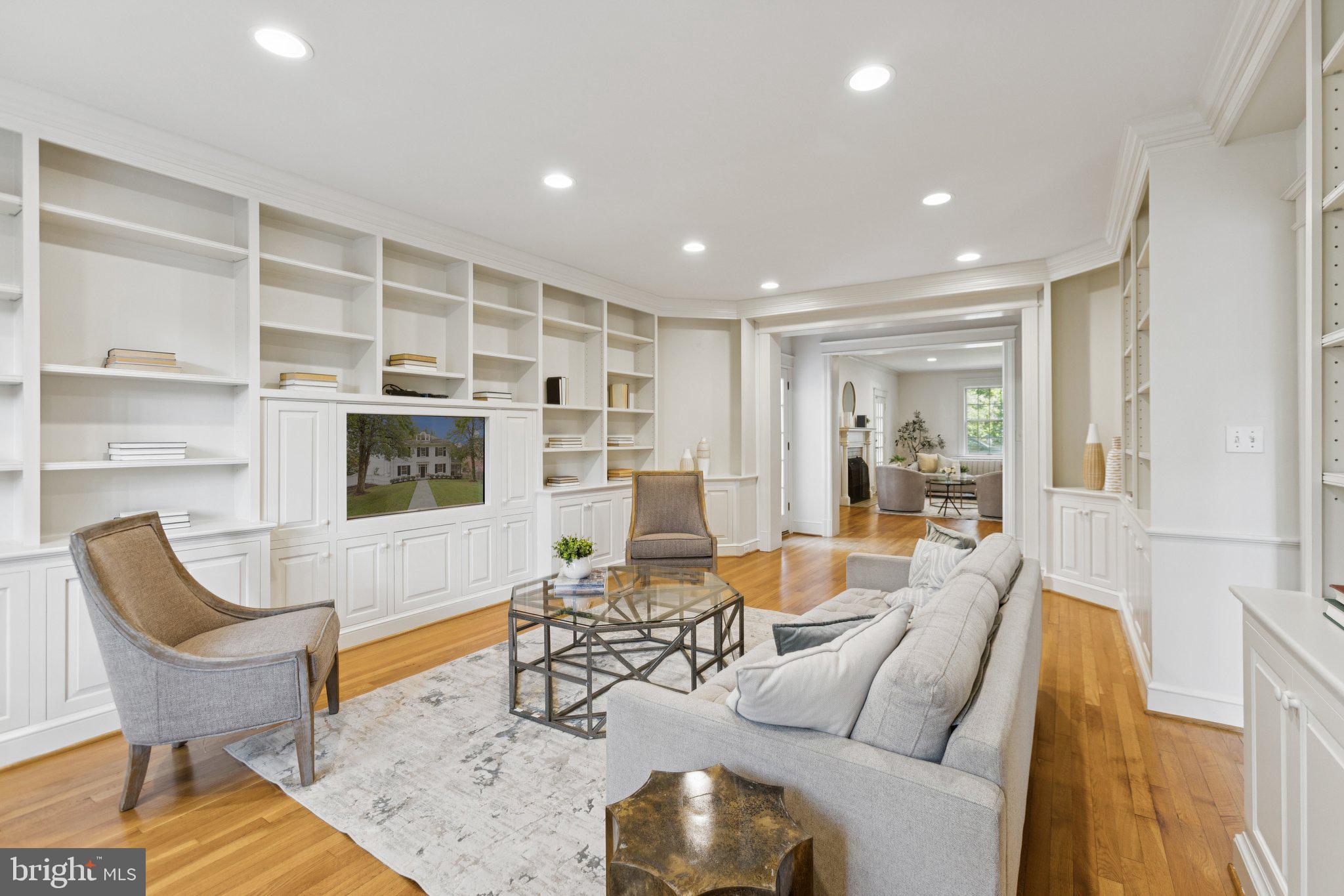 CHEVY CHASE VILLAGE - Residential