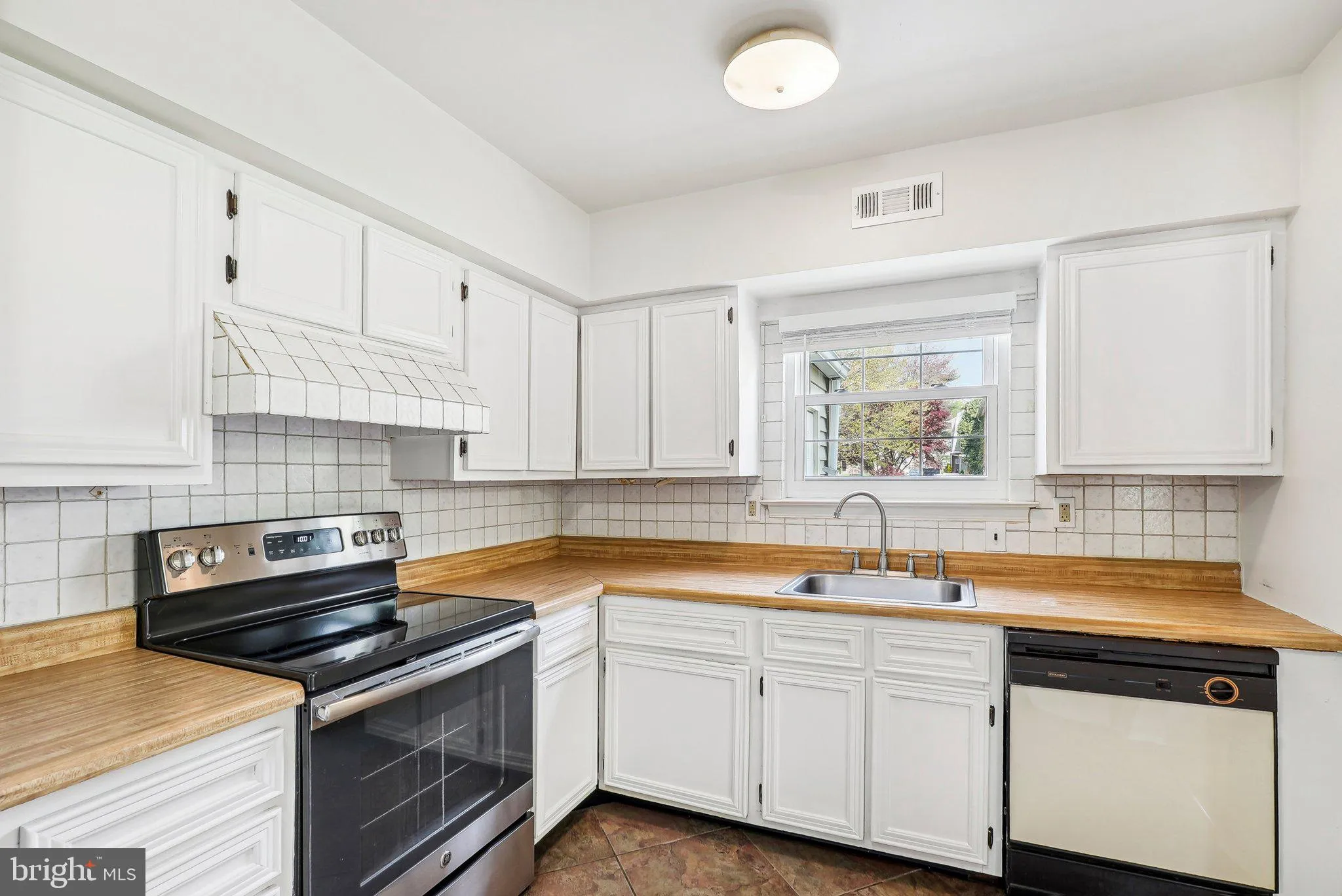 West Chester, Pennsylvania 19380, United States, 3 Bedrooms Bedrooms, ,3 BathroomsBathrooms,Residential,Active,117898