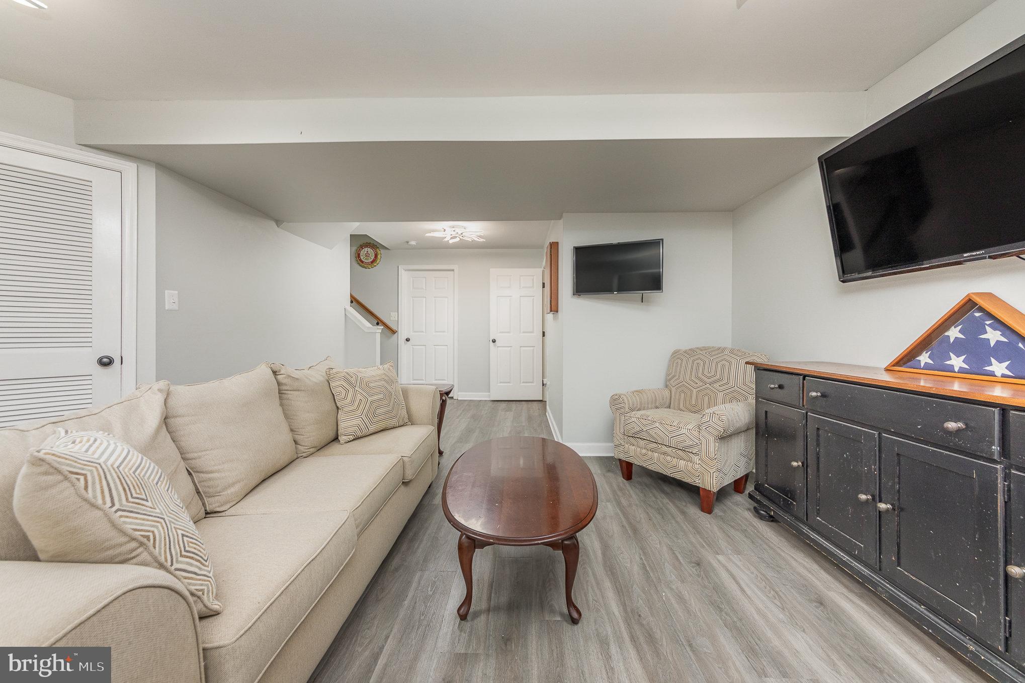 GLENEAGLES AT LEE'S HILL - Residential