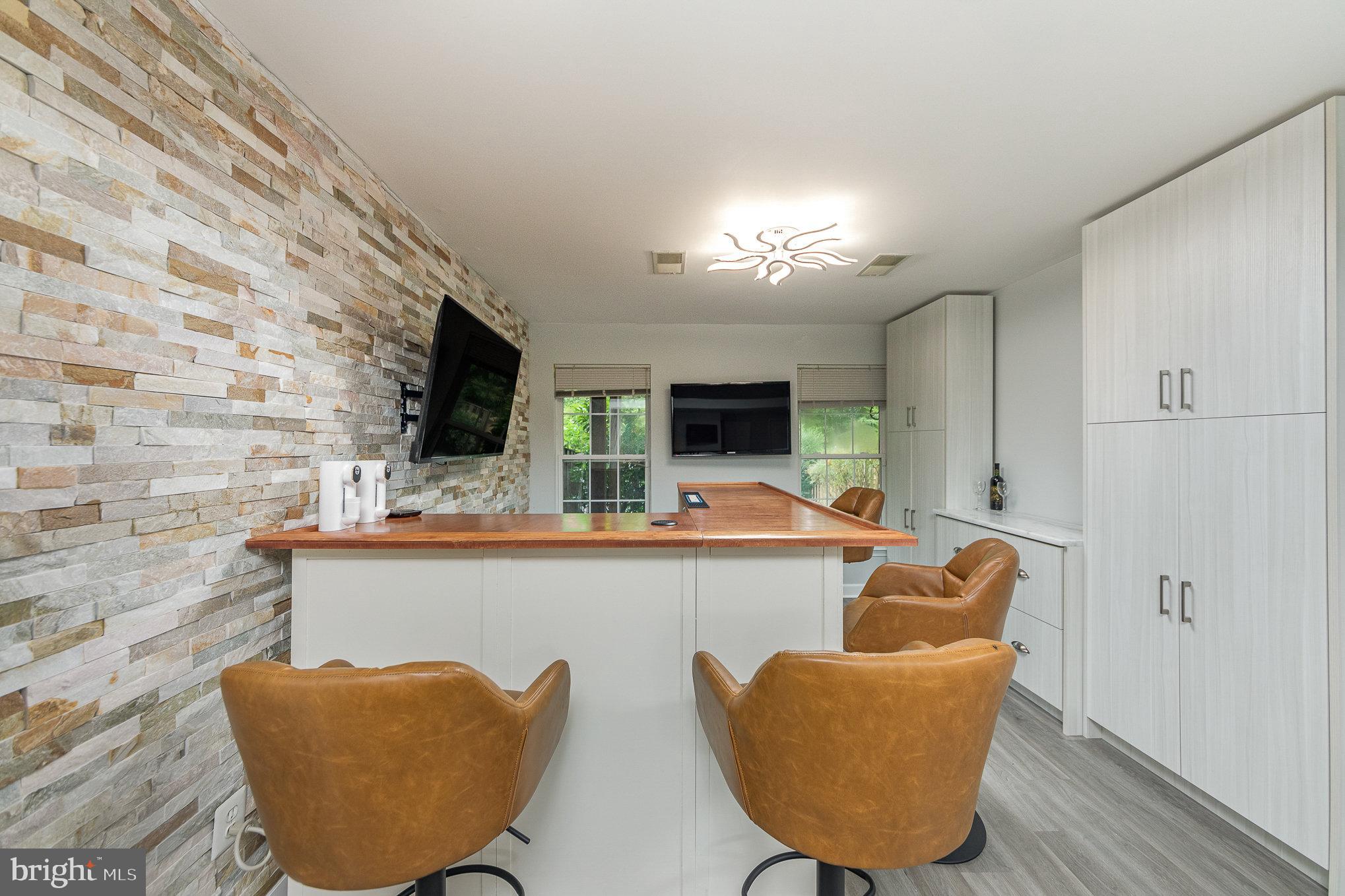 GLENEAGLES AT LEE'S HILL - Residential