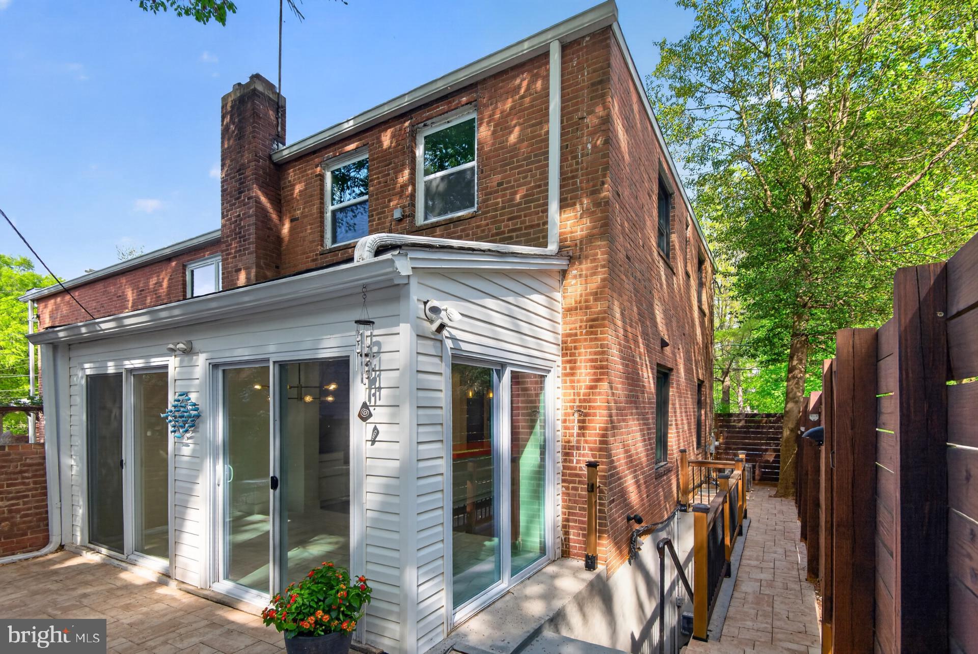 NORTH CLEVELAND PARK - Residential