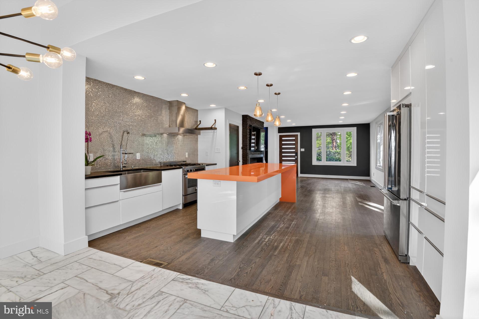 NORTH CLEVELAND PARK - Residential
