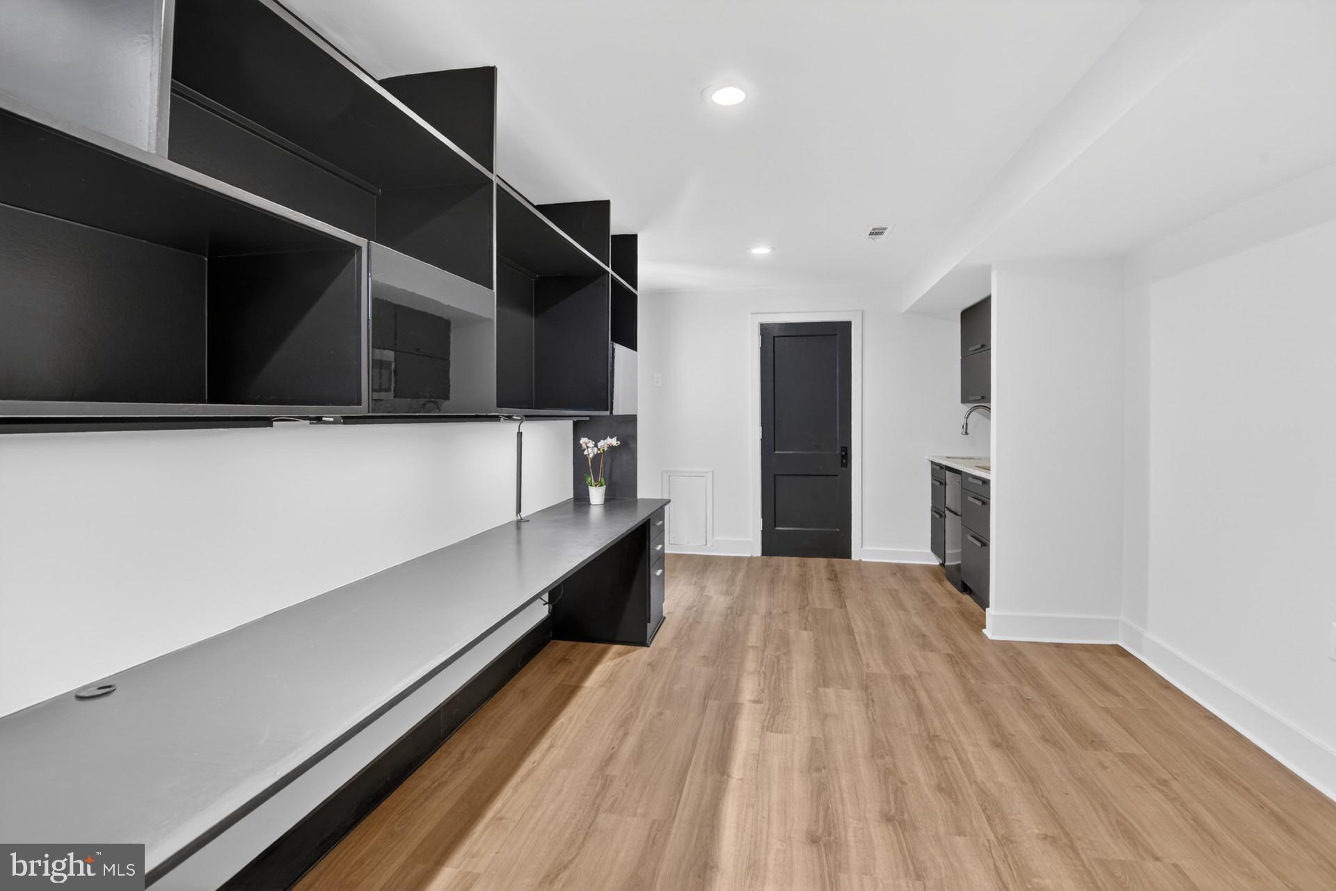 NORTH CLEVELAND PARK - Residential