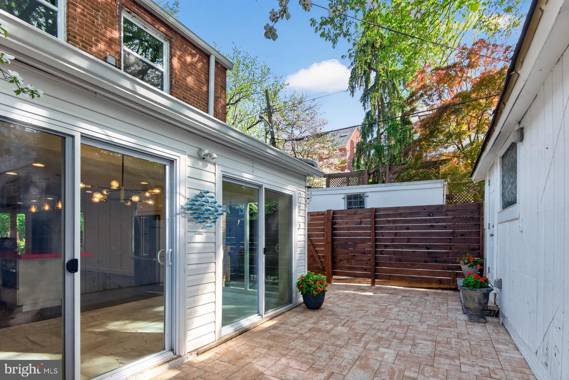 NORTH CLEVELAND PARK - Residential