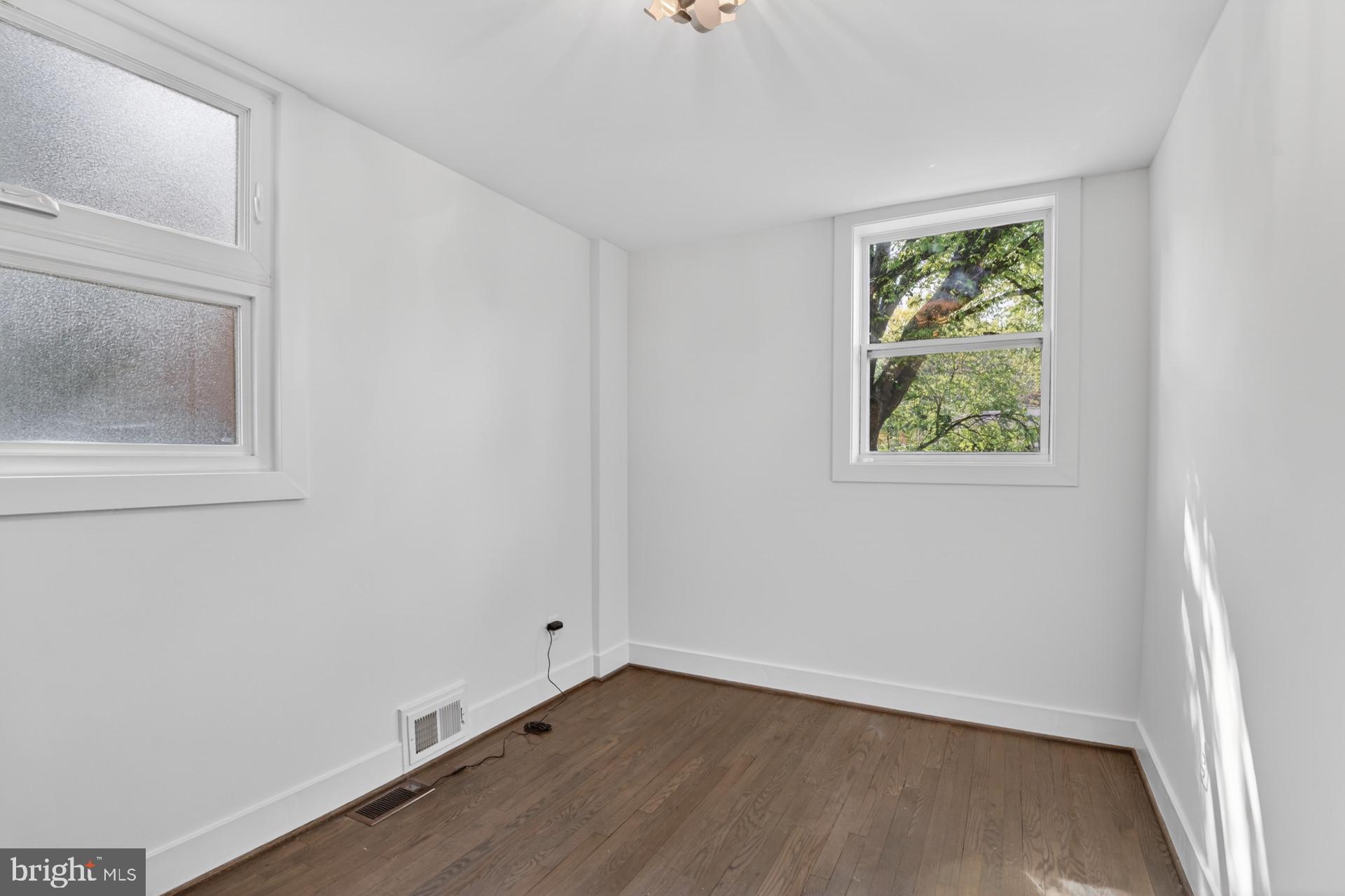NORTH CLEVELAND PARK - Residential