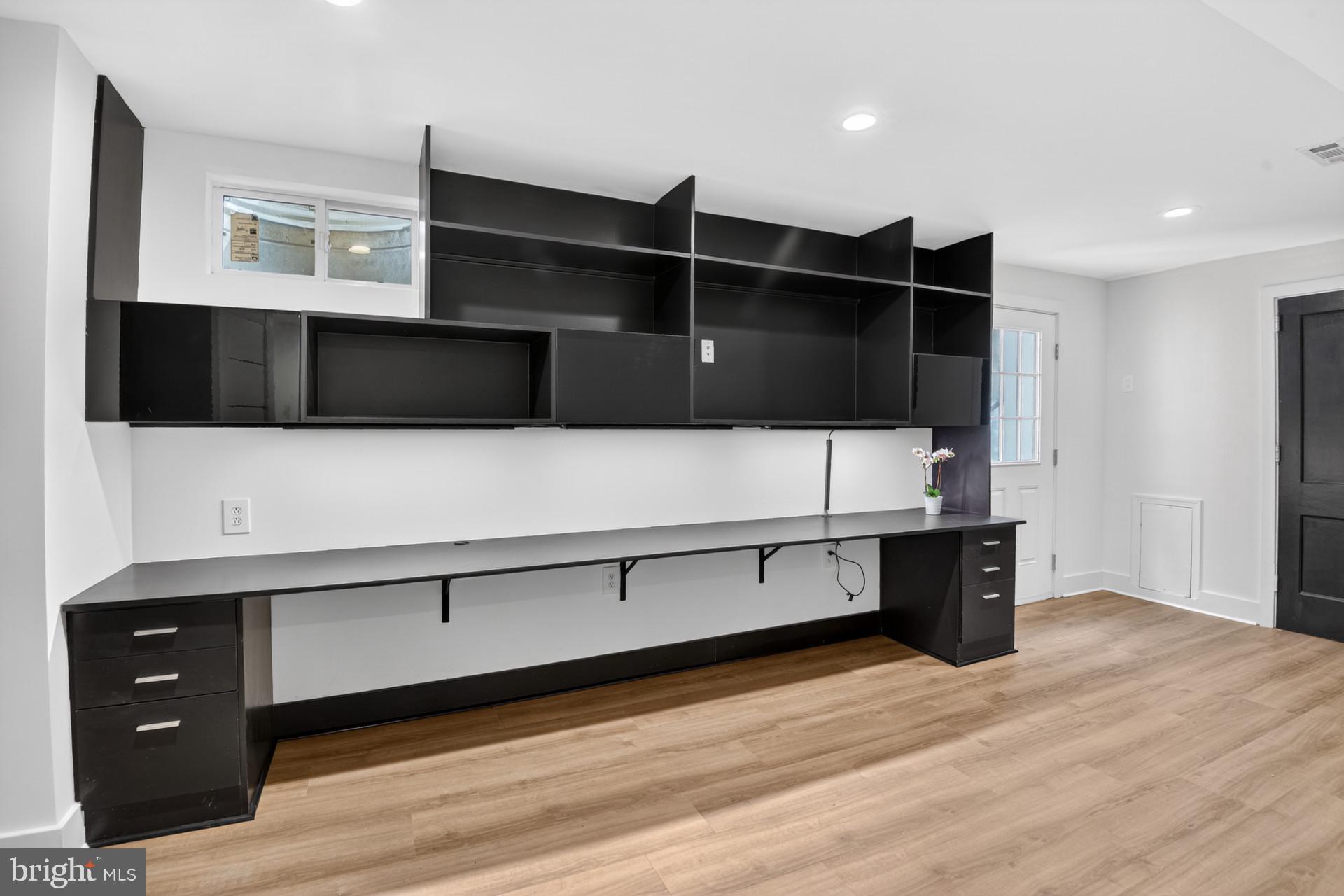 NORTH CLEVELAND PARK - Residential
