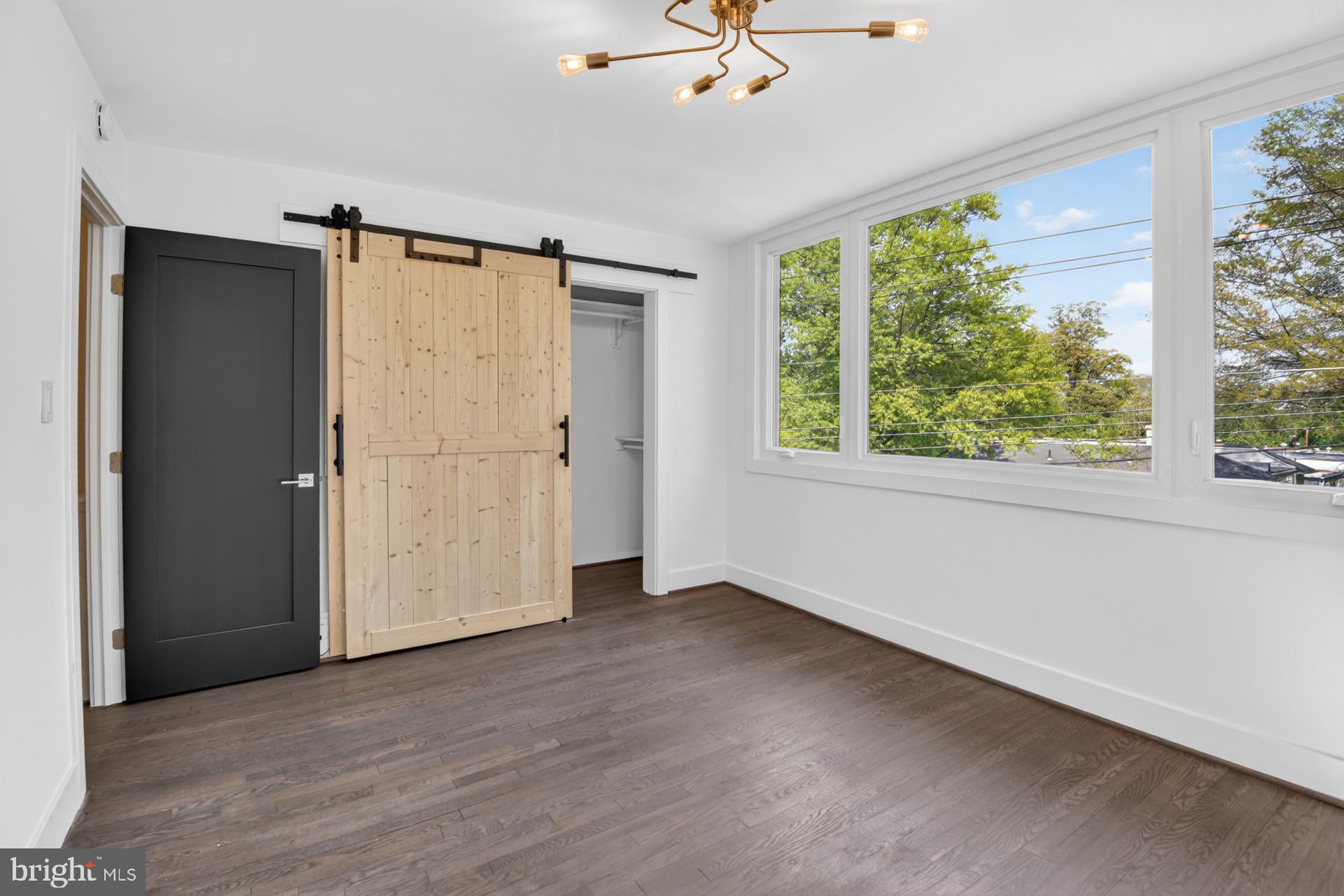 NORTH CLEVELAND PARK - Residential