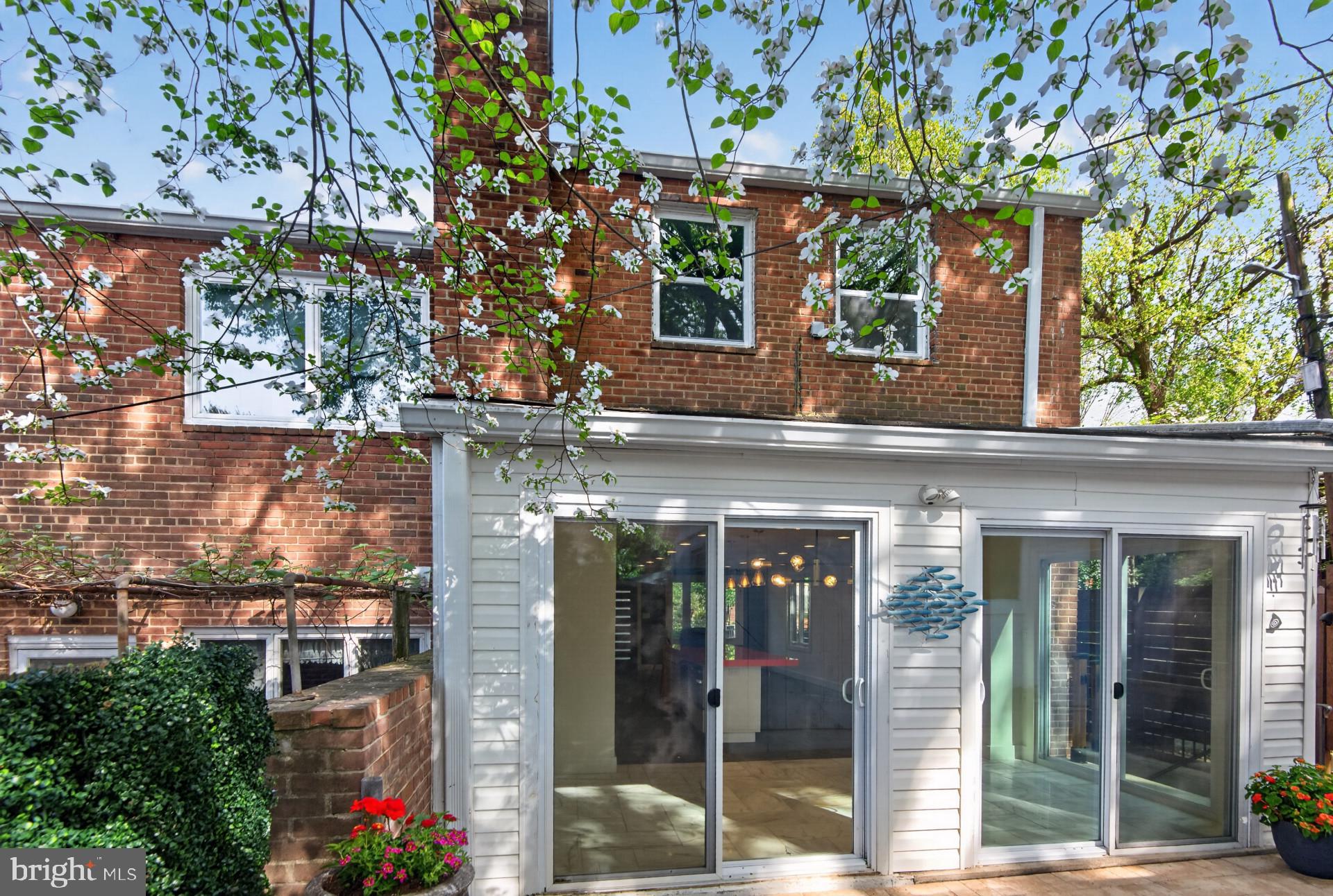 NORTH CLEVELAND PARK - Residential