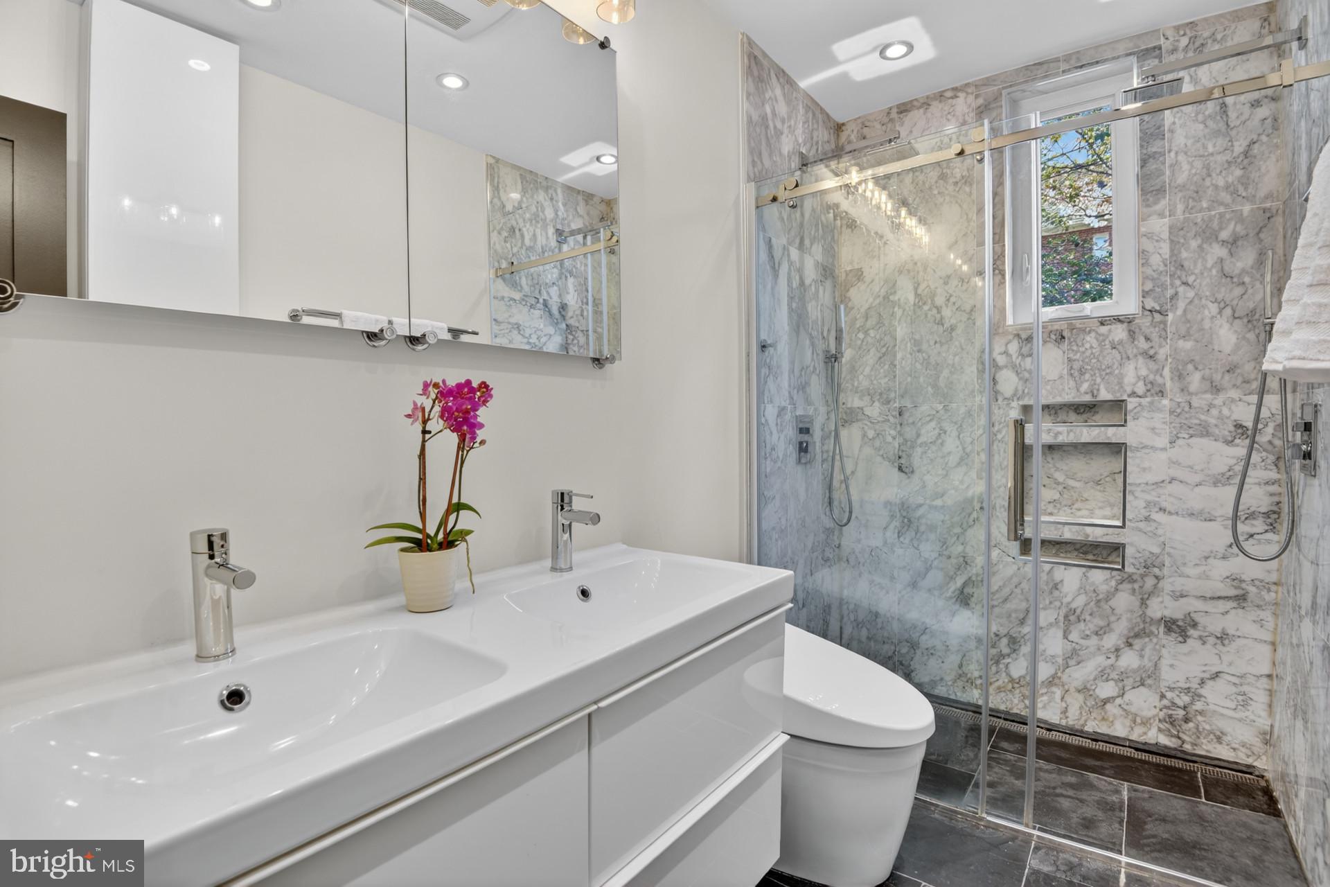 NORTH CLEVELAND PARK - Residential