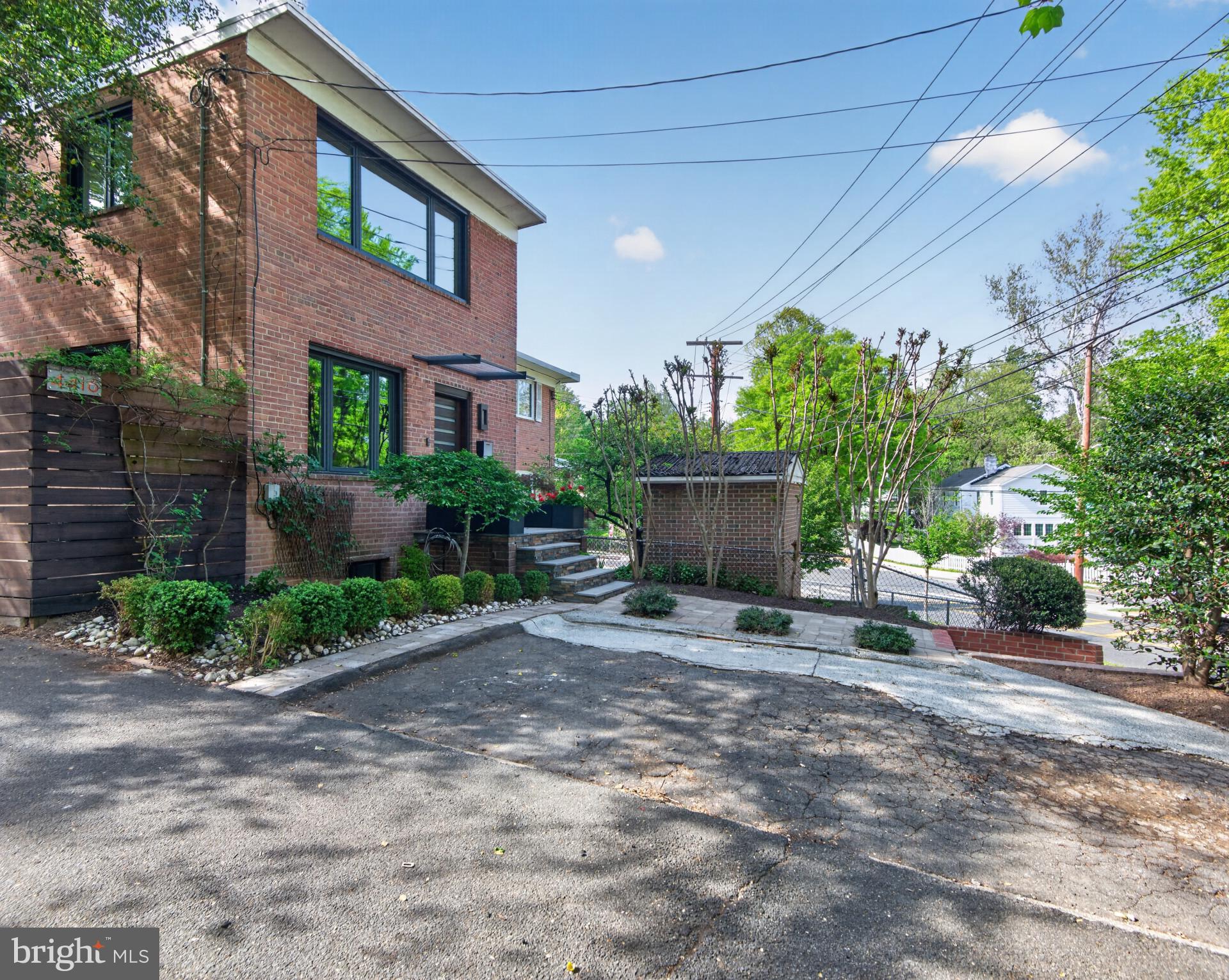 NORTH CLEVELAND PARK - Residential