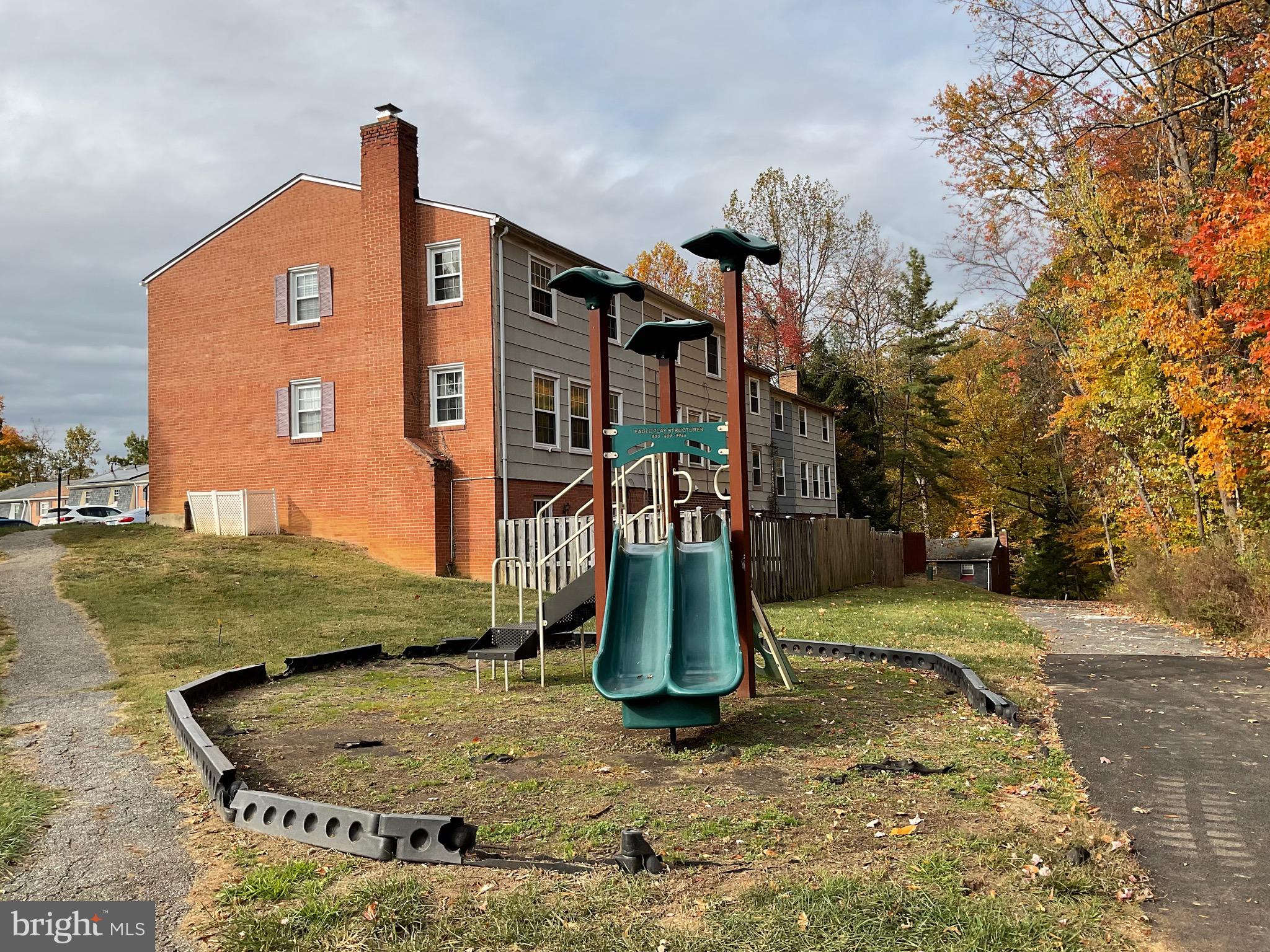 PINEWOOD HILL - Residential