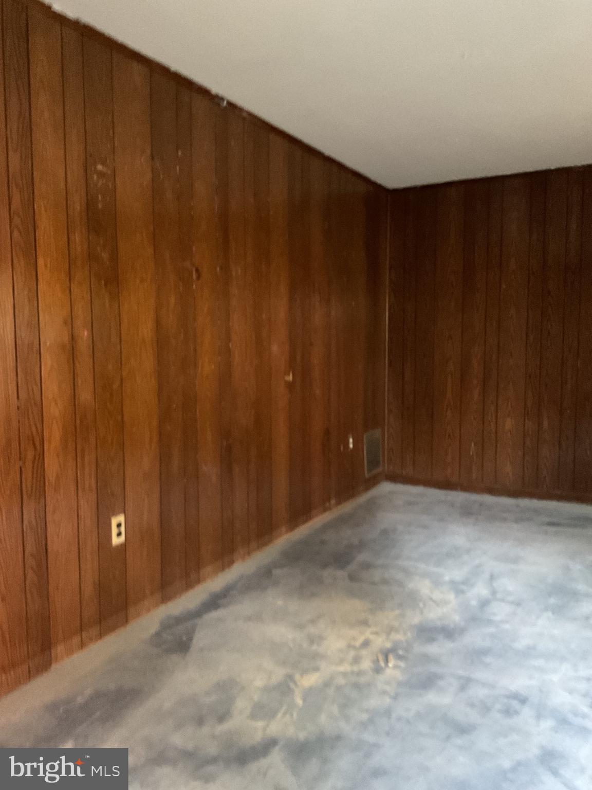 PINEWOOD HILL - Residential