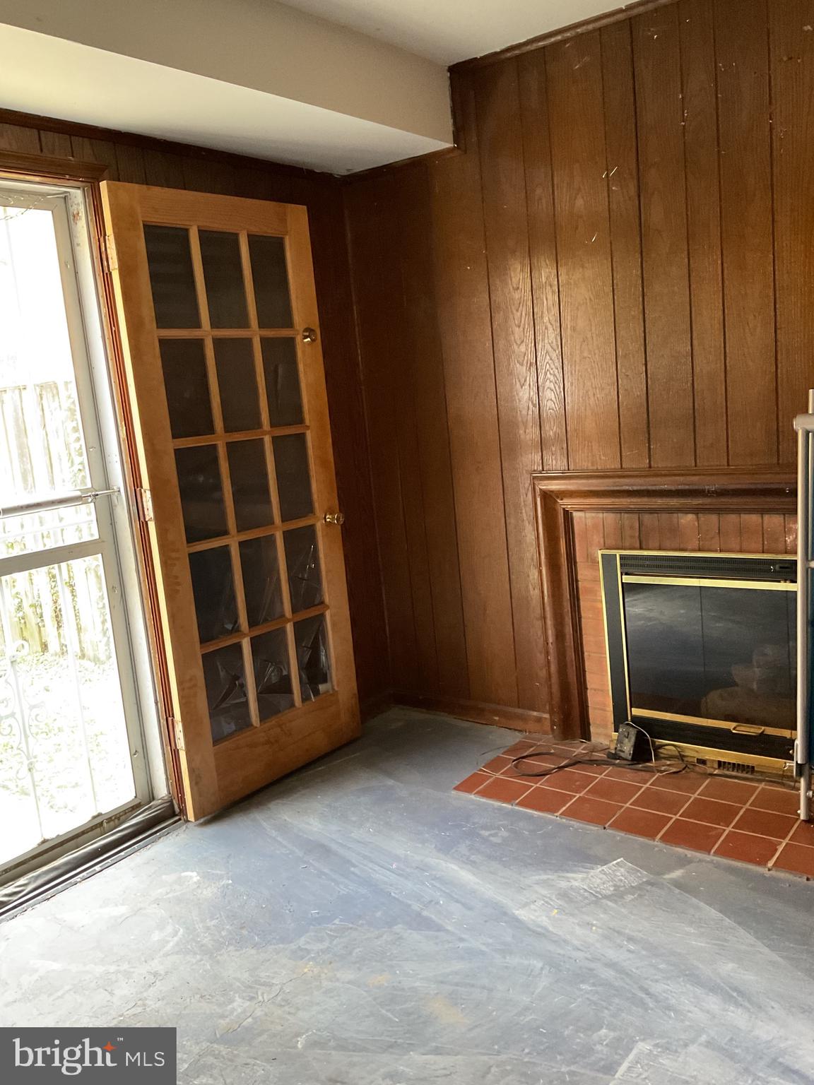 PINEWOOD HILL - Residential