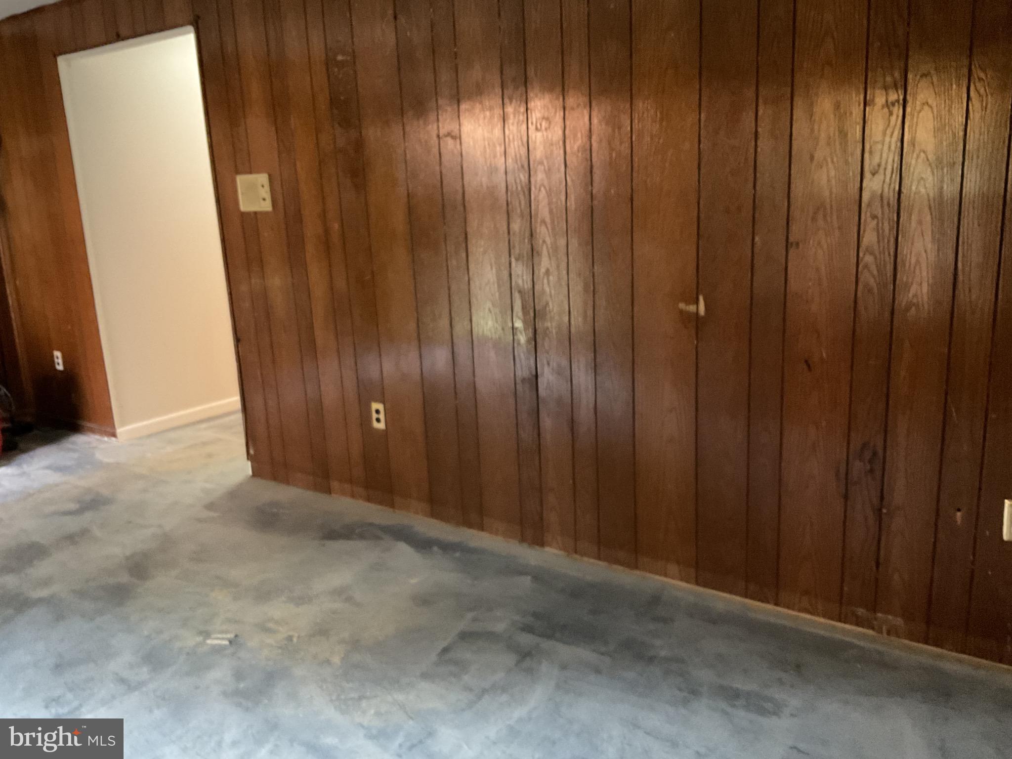 PINEWOOD HILL - Residential