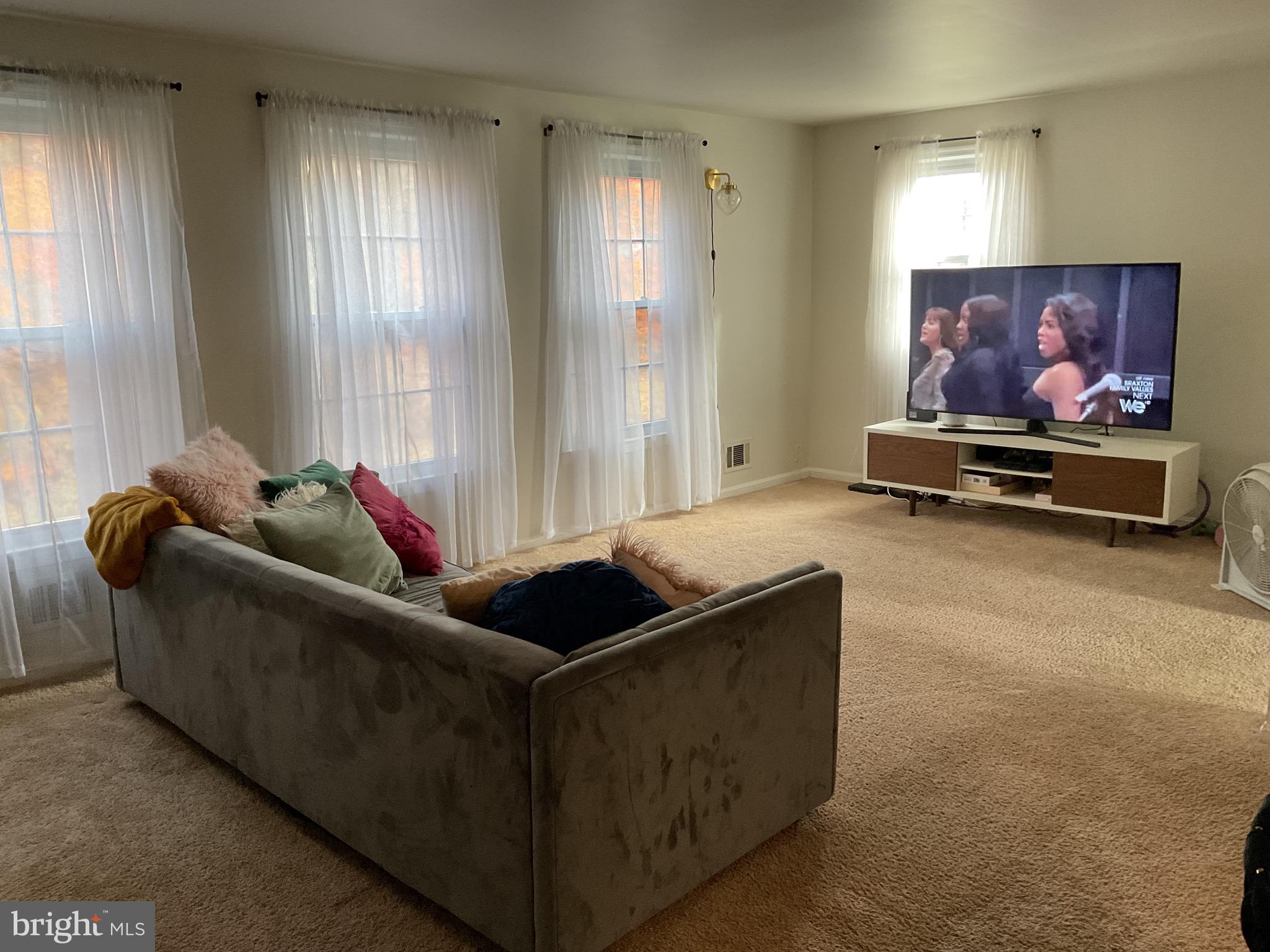 PINEWOOD HILL - Residential