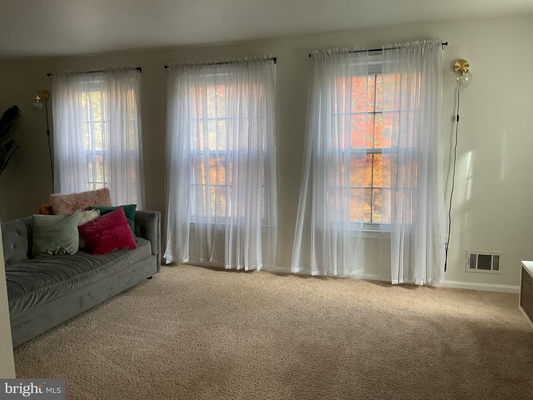 PINEWOOD HILL - Residential