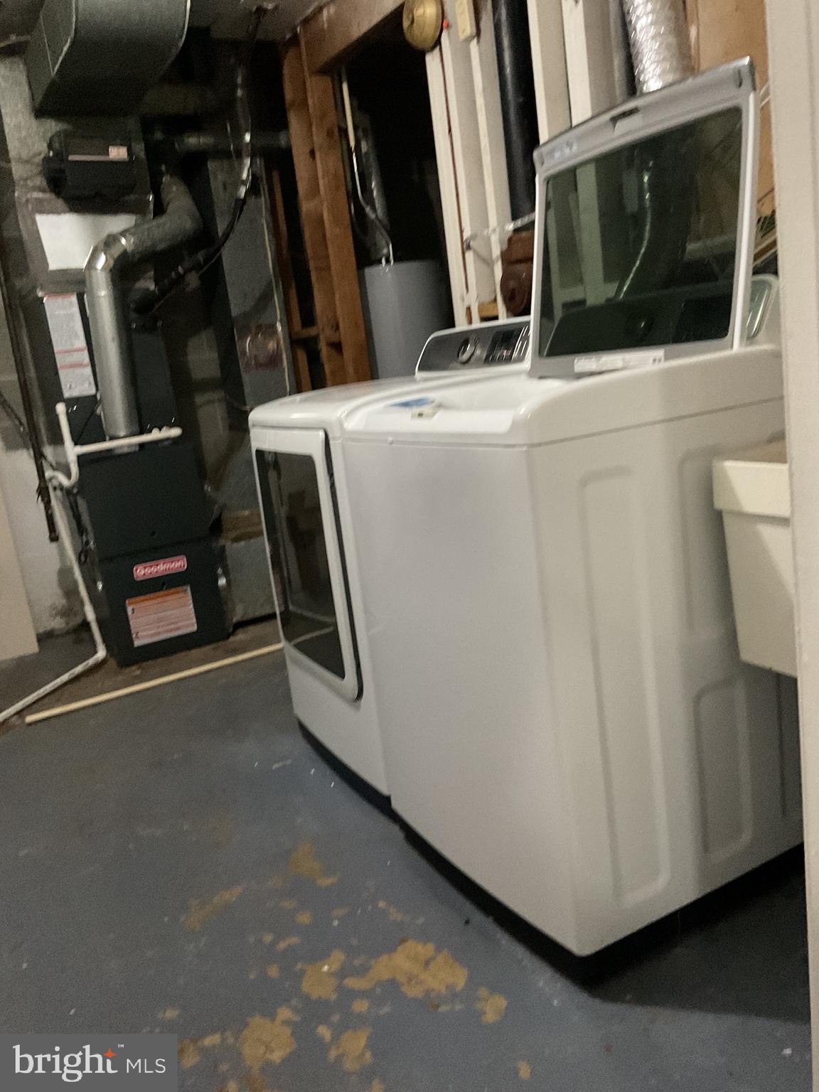 PINEWOOD HILL - Residential