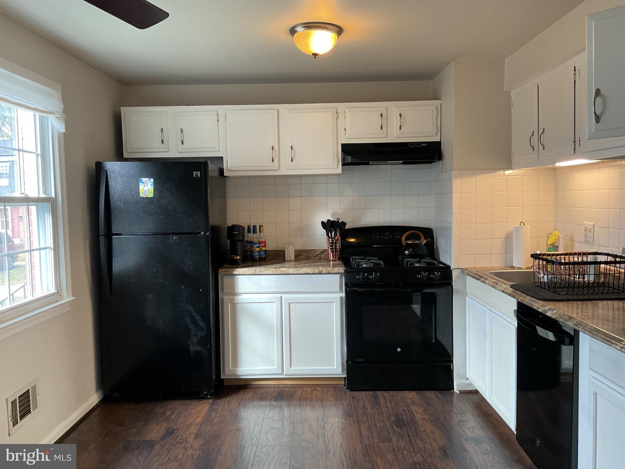 PINEWOOD HILL - Residential