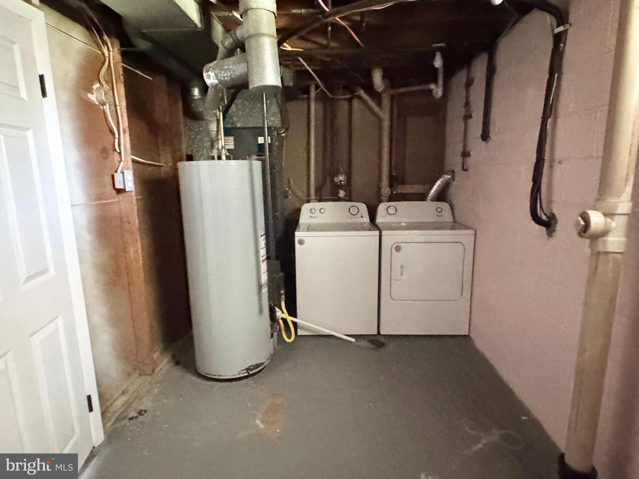 DALE CITY - Residential Lease