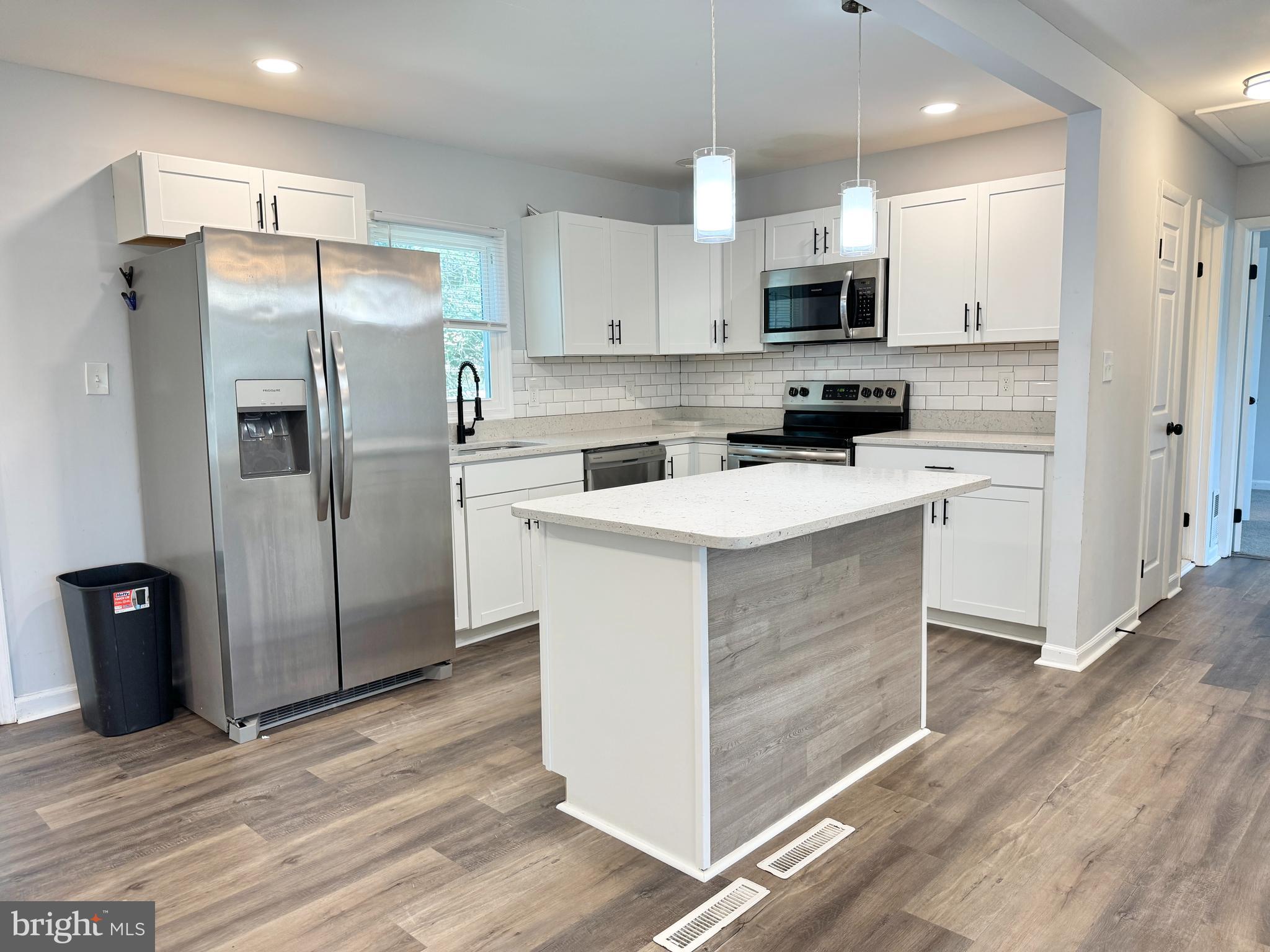 DALE CITY - Residential Lease