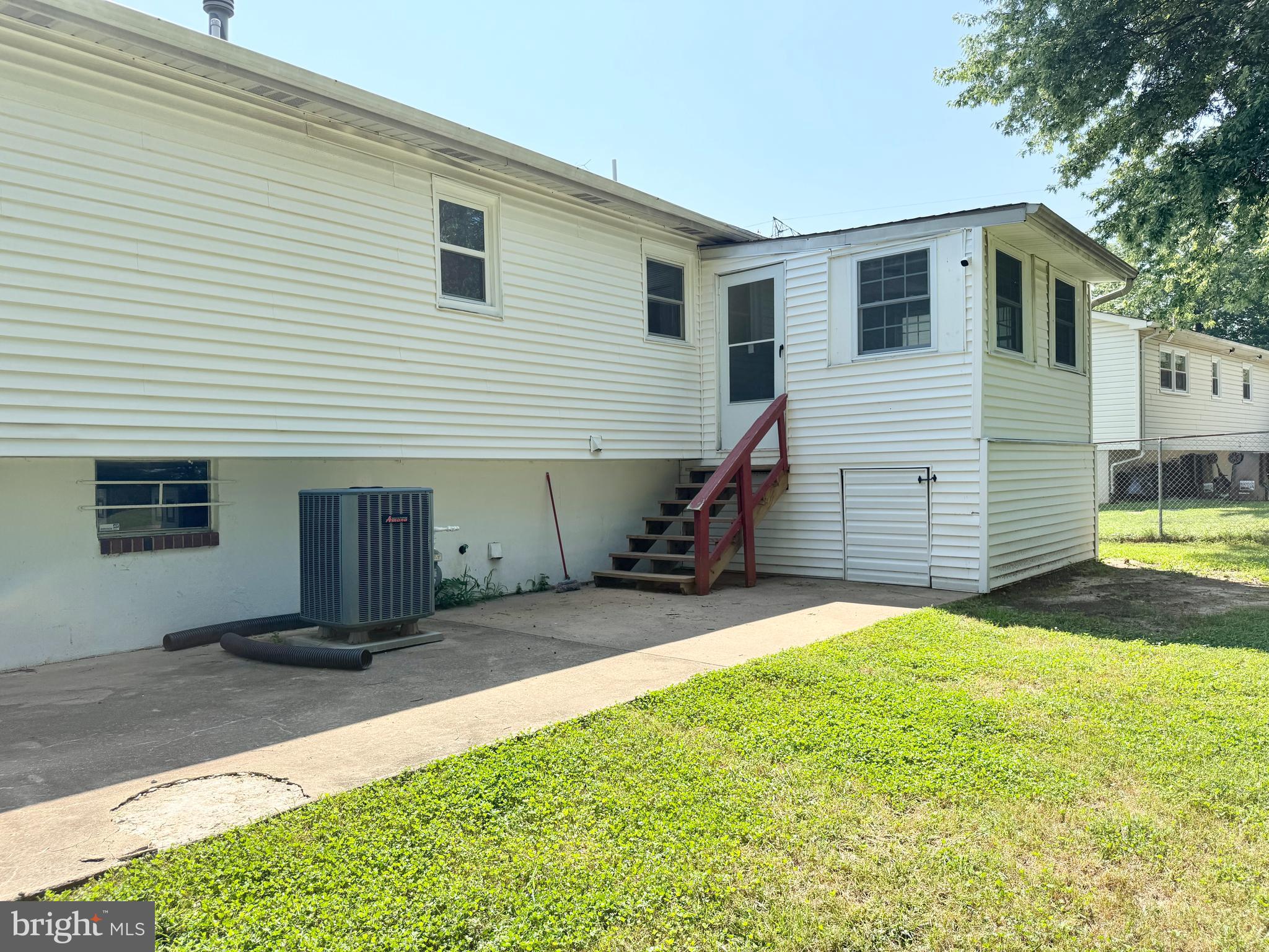 DALE CITY - Residential Lease